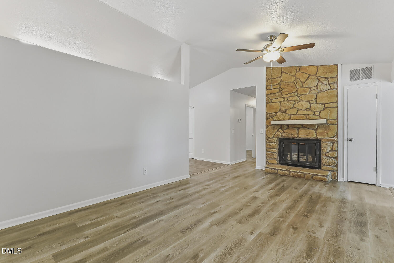 102 Oaklake Court