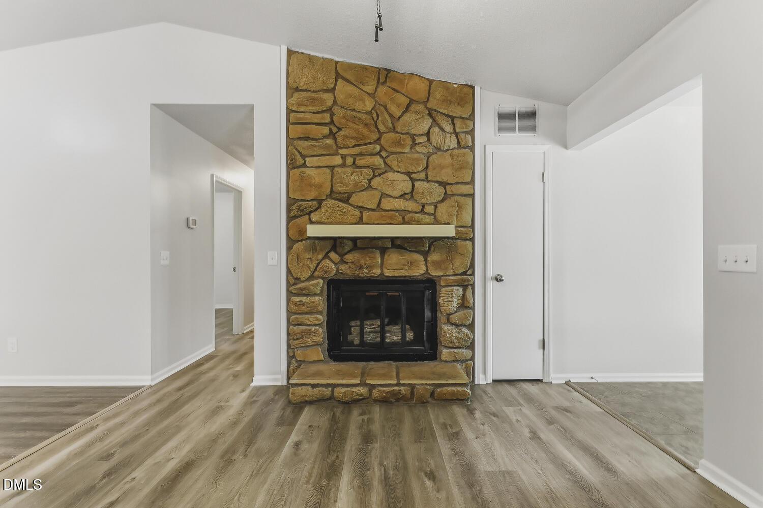 102 Oaklake Court