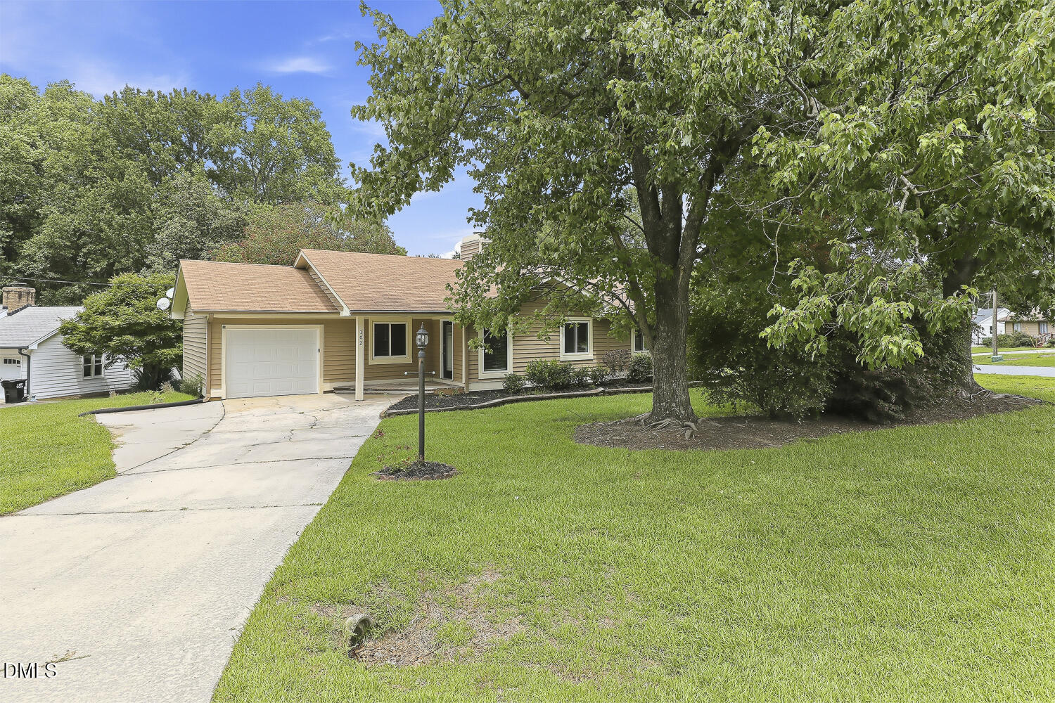 102 Oaklake Court