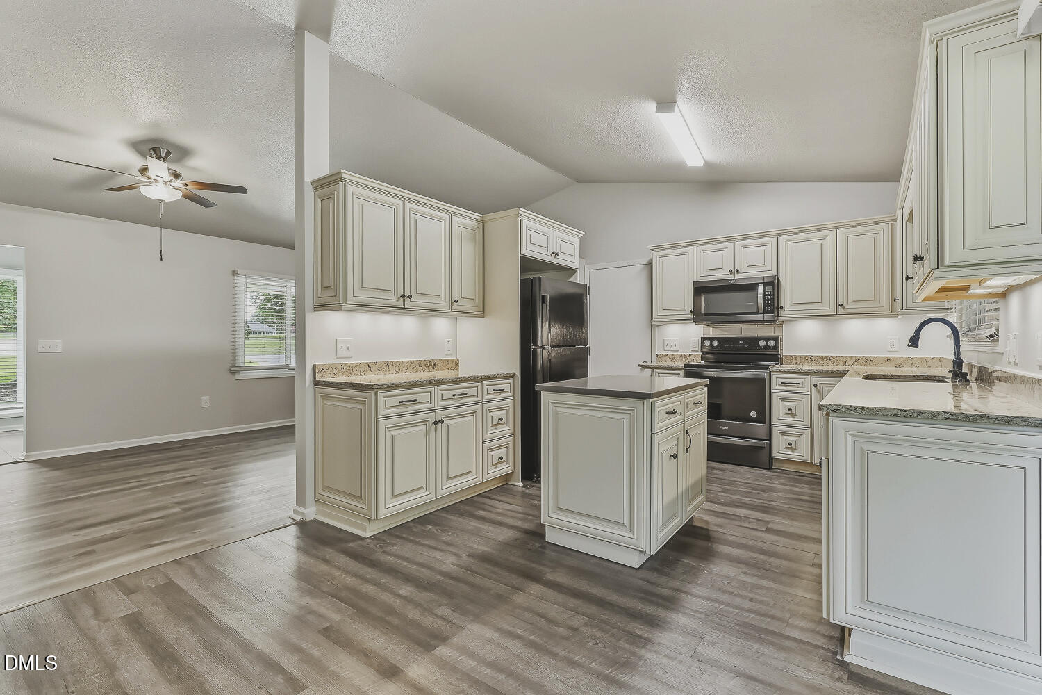 102 Oaklake Court