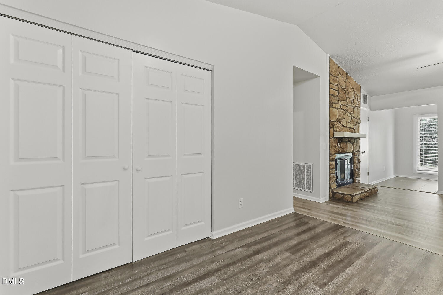 102 Oaklake Court