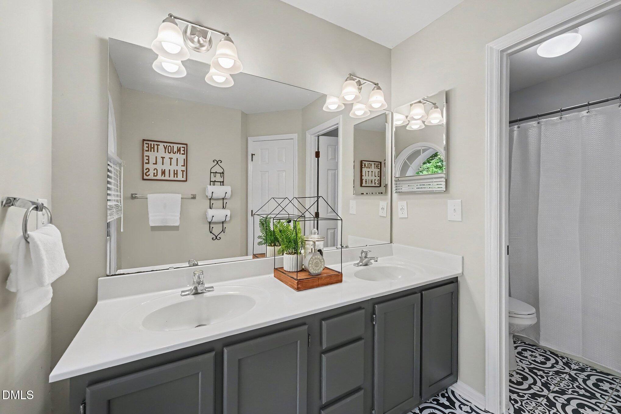 5216 Fairmead Circle