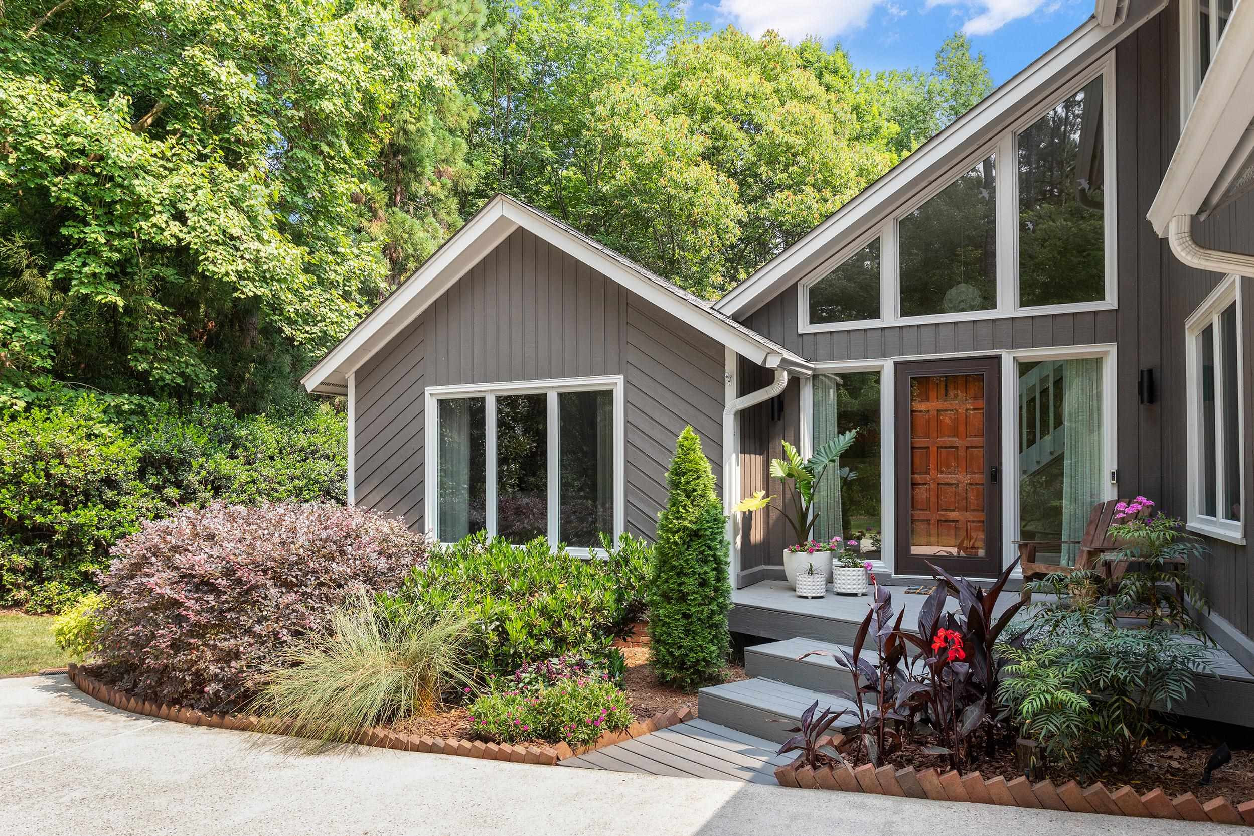 1008 Old Lantern Court