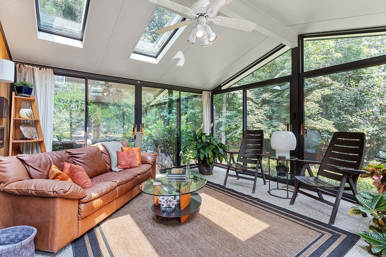 1008 Old Lantern Court