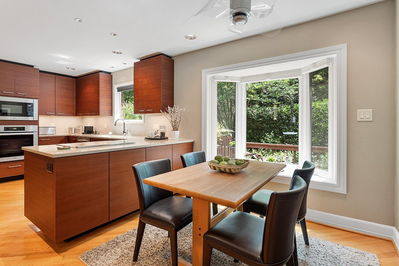 1008 Old Lantern Court