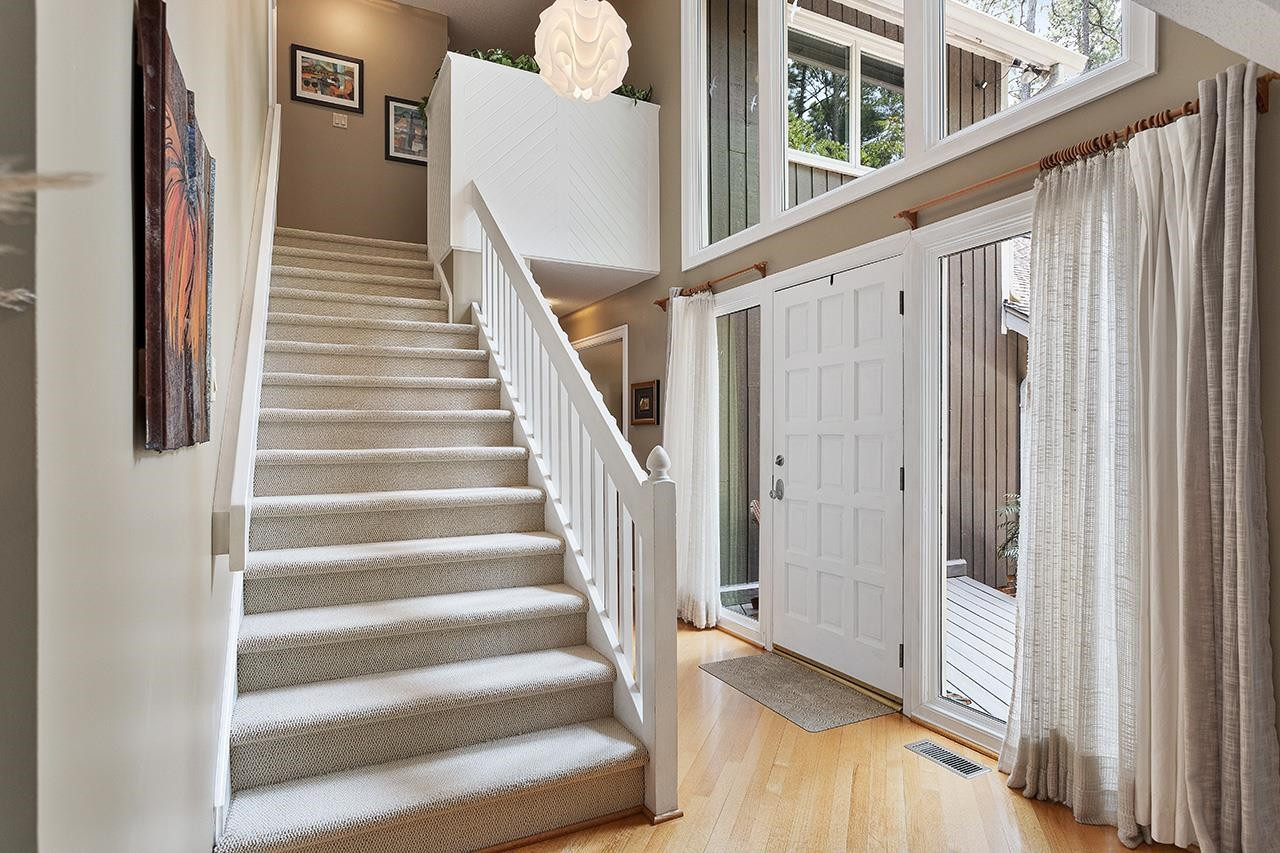 1008 Old Lantern Court