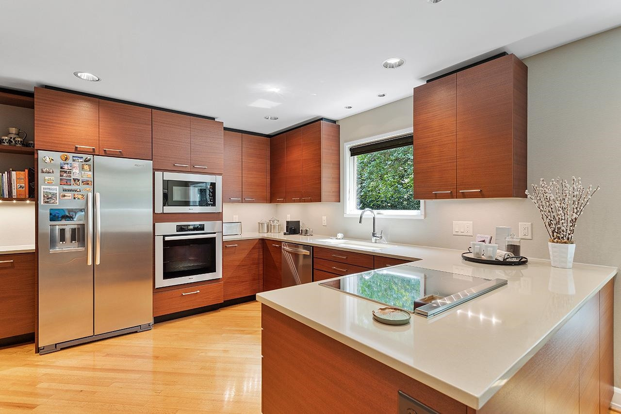 1008 Old Lantern Court