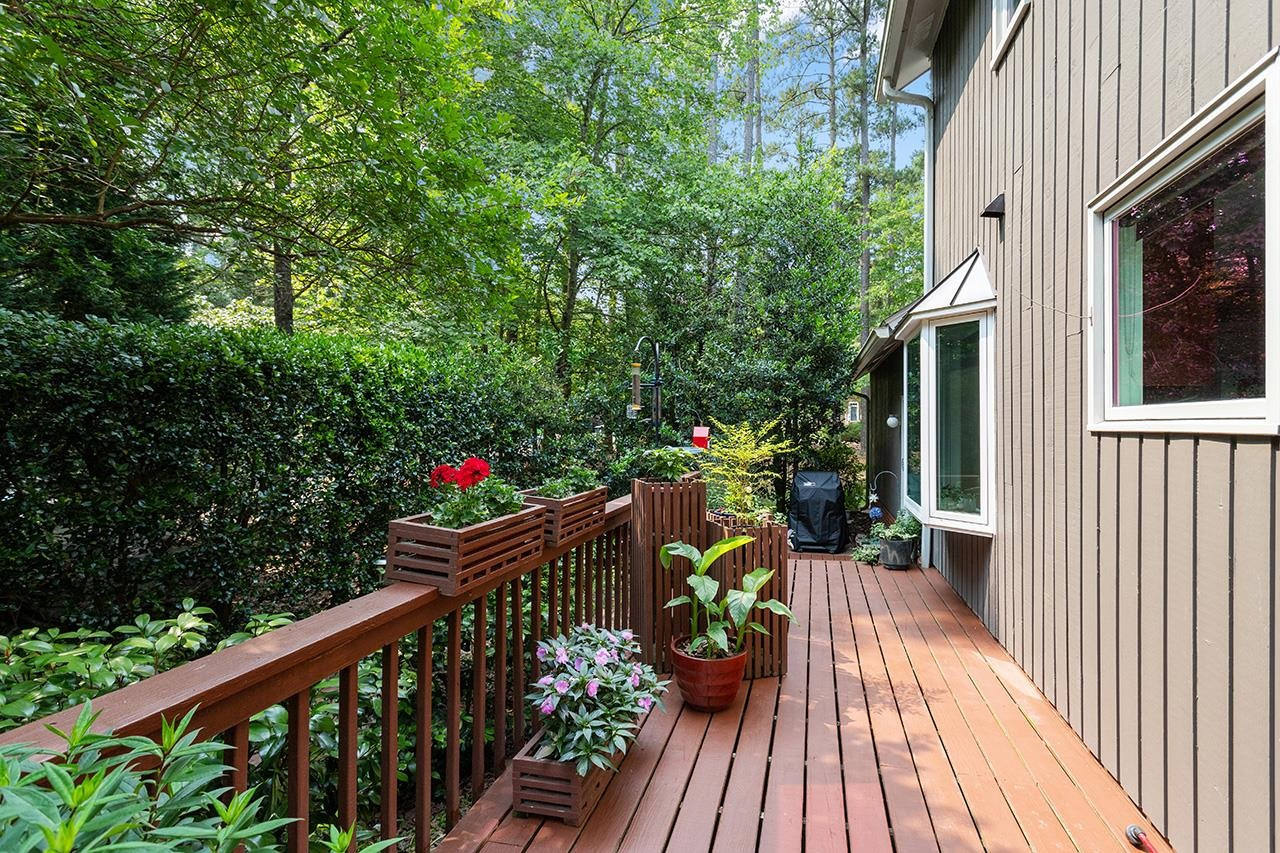 1008 Old Lantern Court