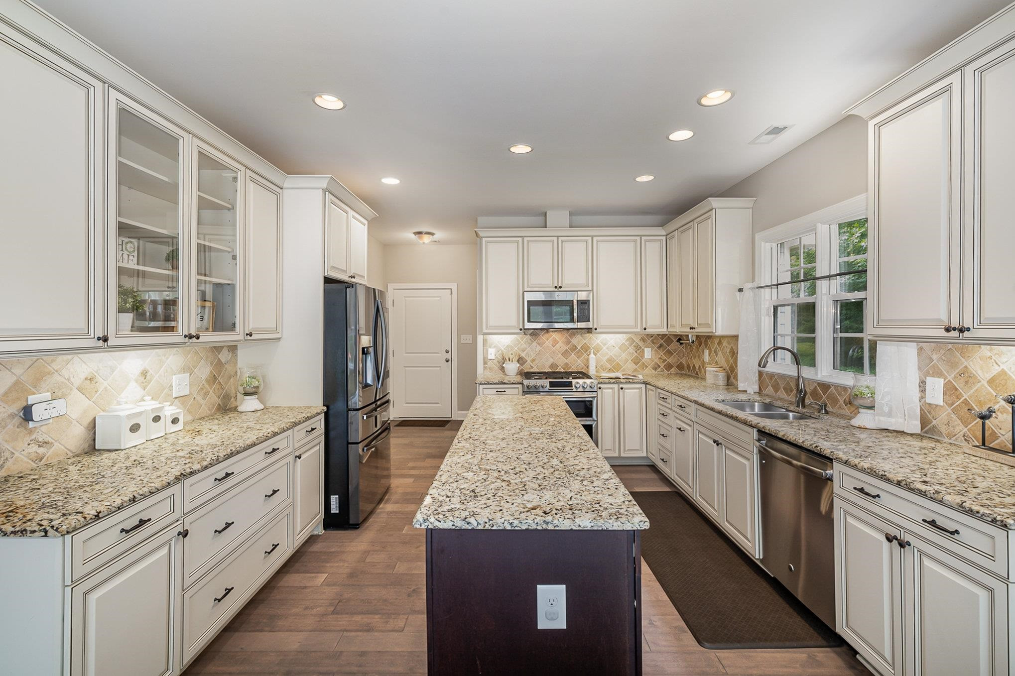 3640 Pine View Circle