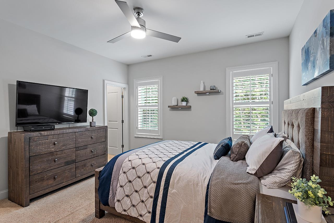 1536 Rock Dove Way