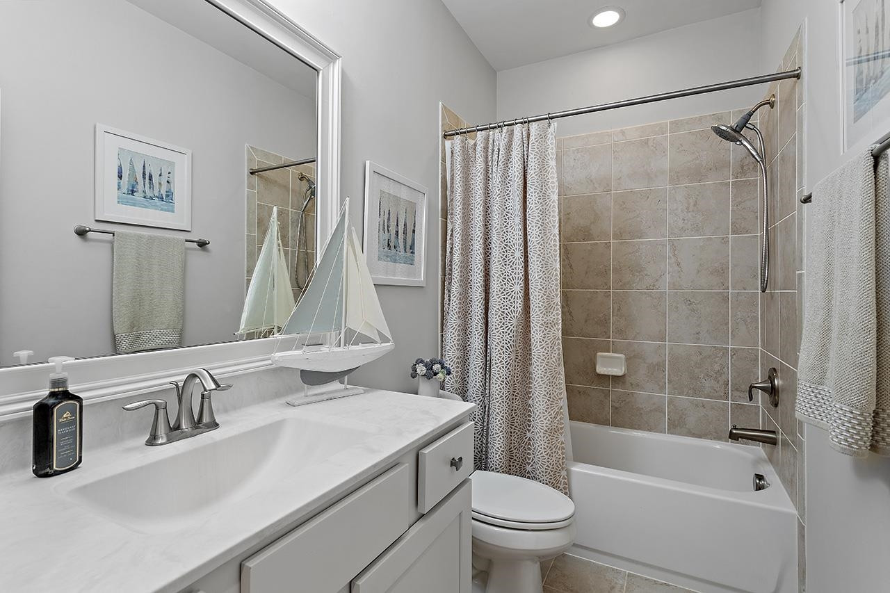 1536 Rock Dove Way