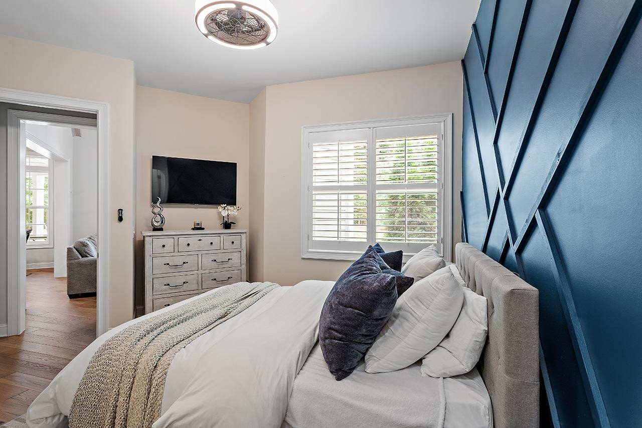 1536 Rock Dove Way