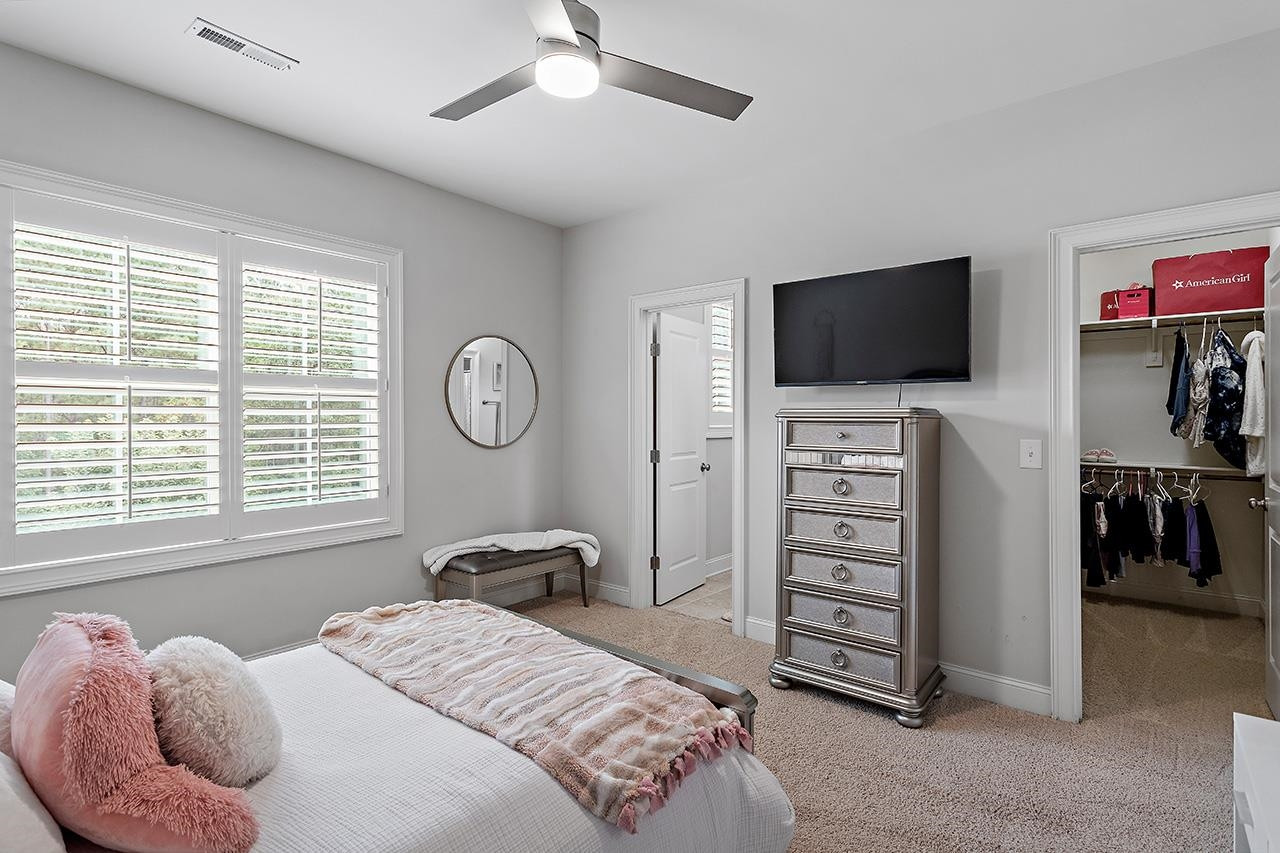 1536 Rock Dove Way