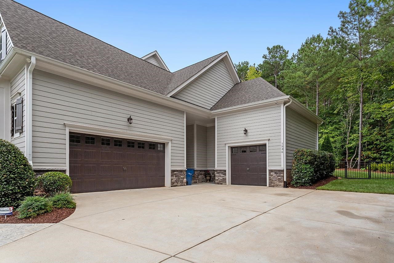 1536 Rock Dove Way