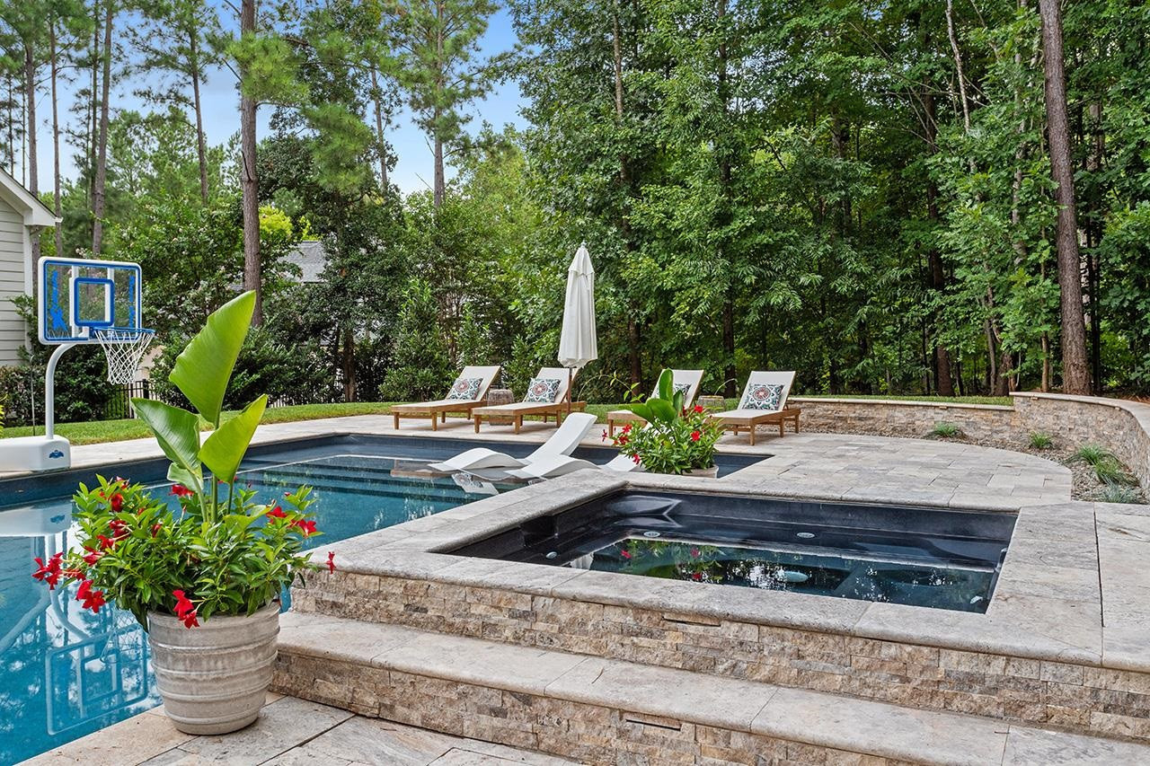1536 Rock Dove Way
