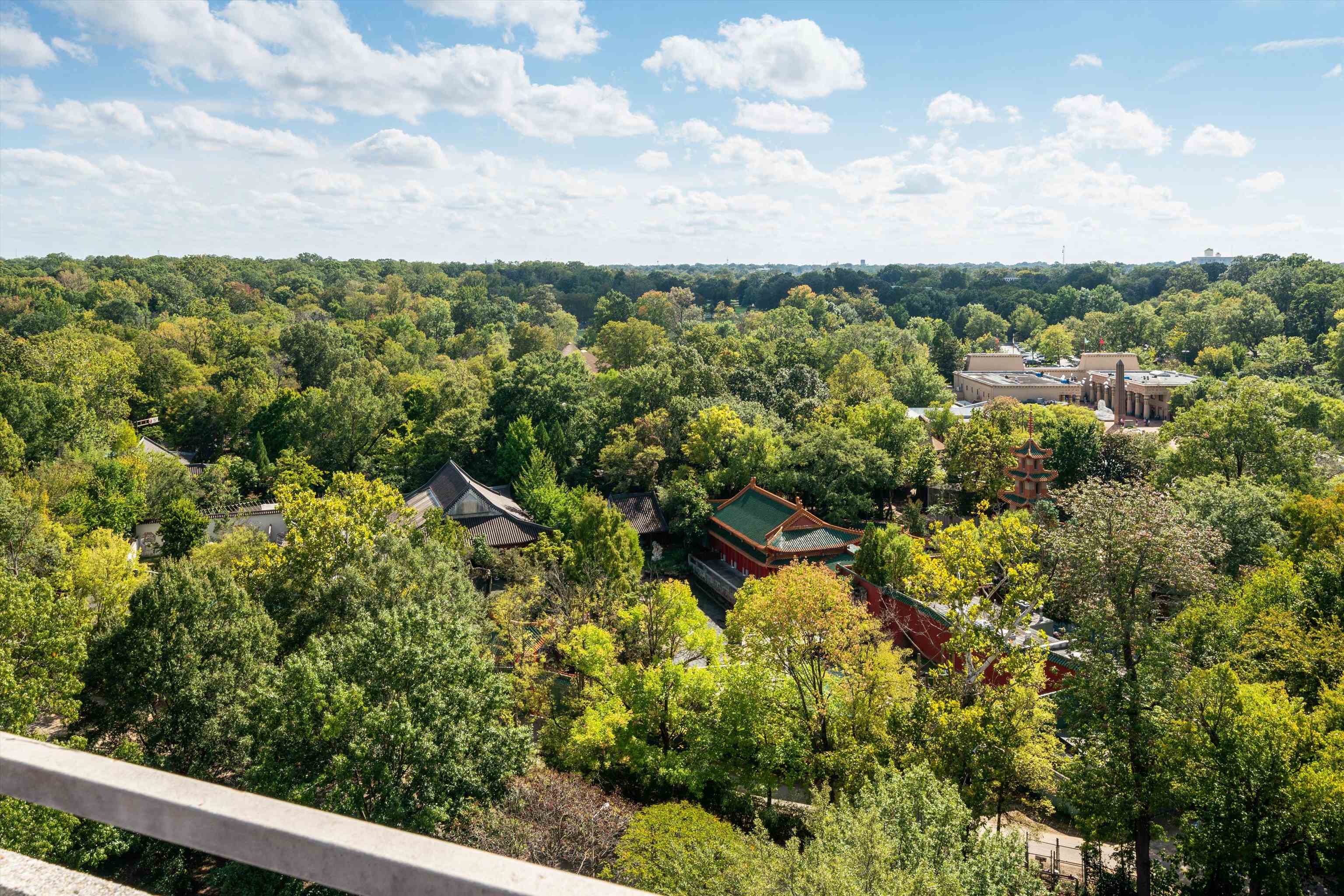 1960 N PARKWAY AVE Unit: 603