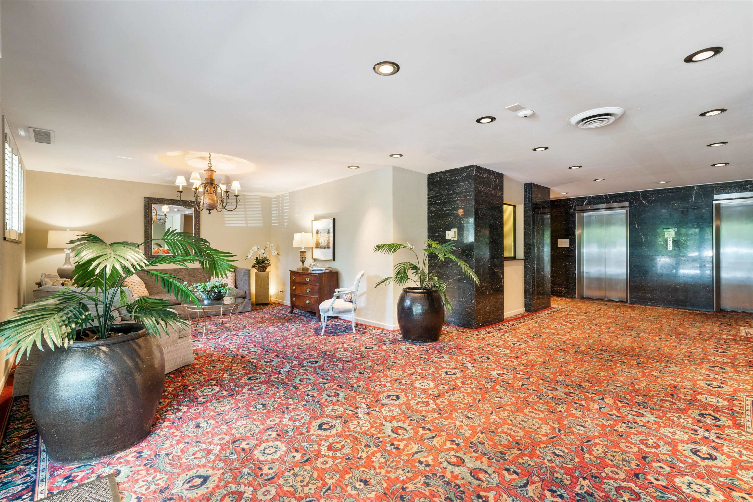 1960 N PARKWAY AVE Unit: 603