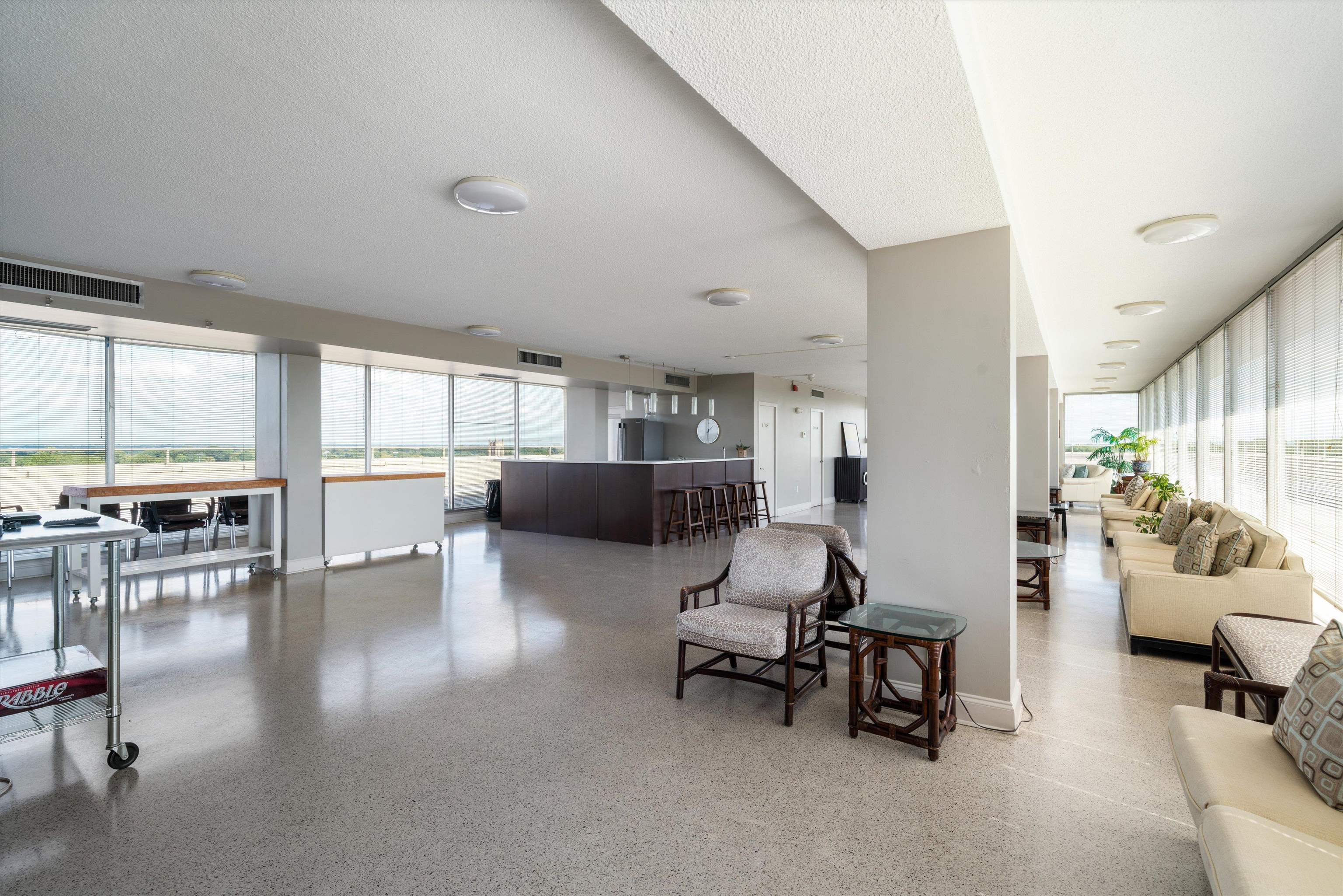 1960 N PARKWAY AVE Unit: 603