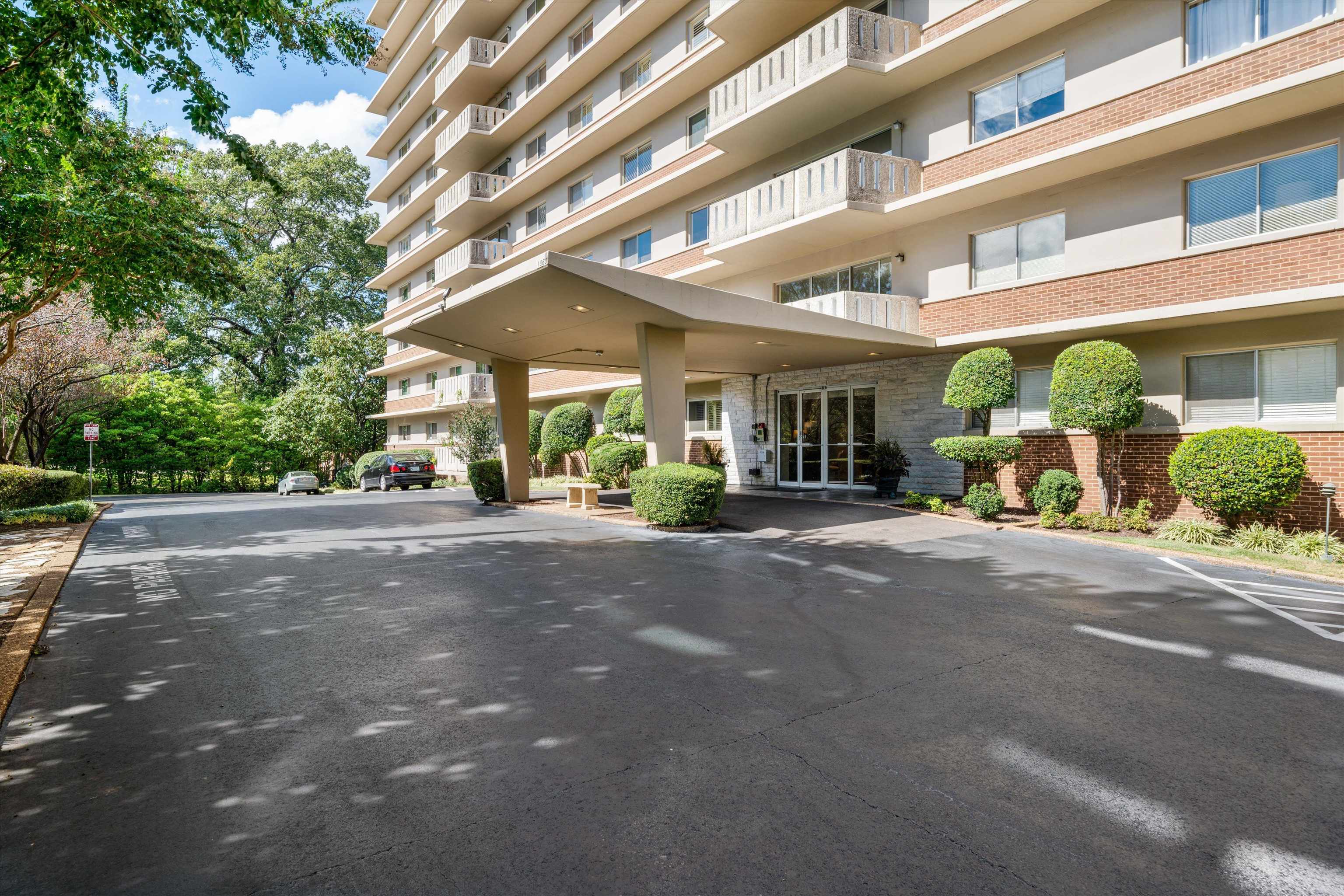 1960 N PARKWAY AVE Unit: 603