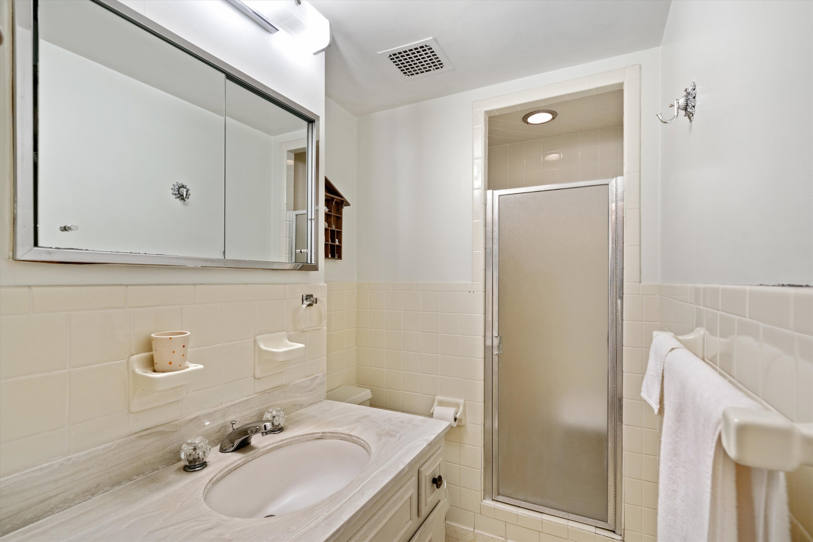 1960 N PARKWAY AVE Unit: 603