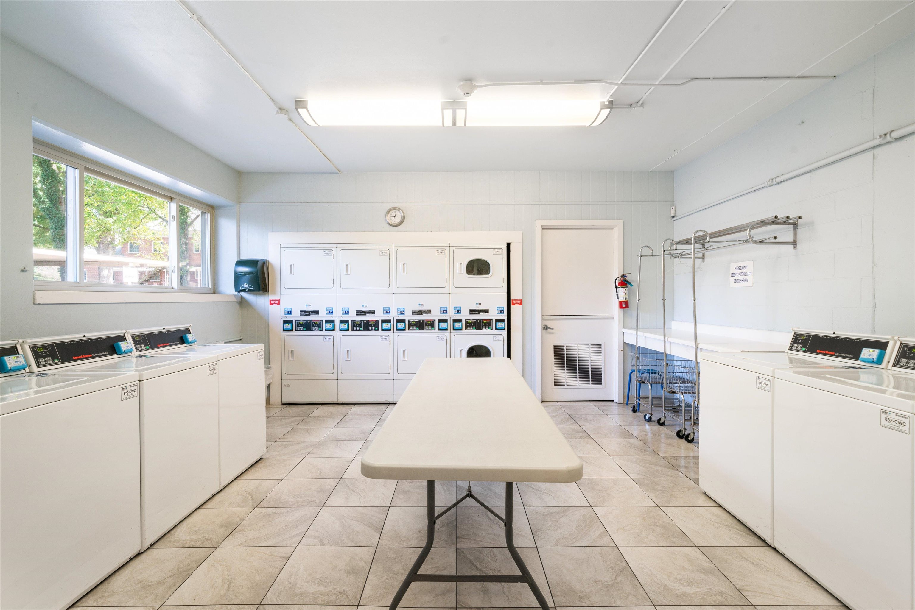 1960 N PARKWAY AVE Unit: 603