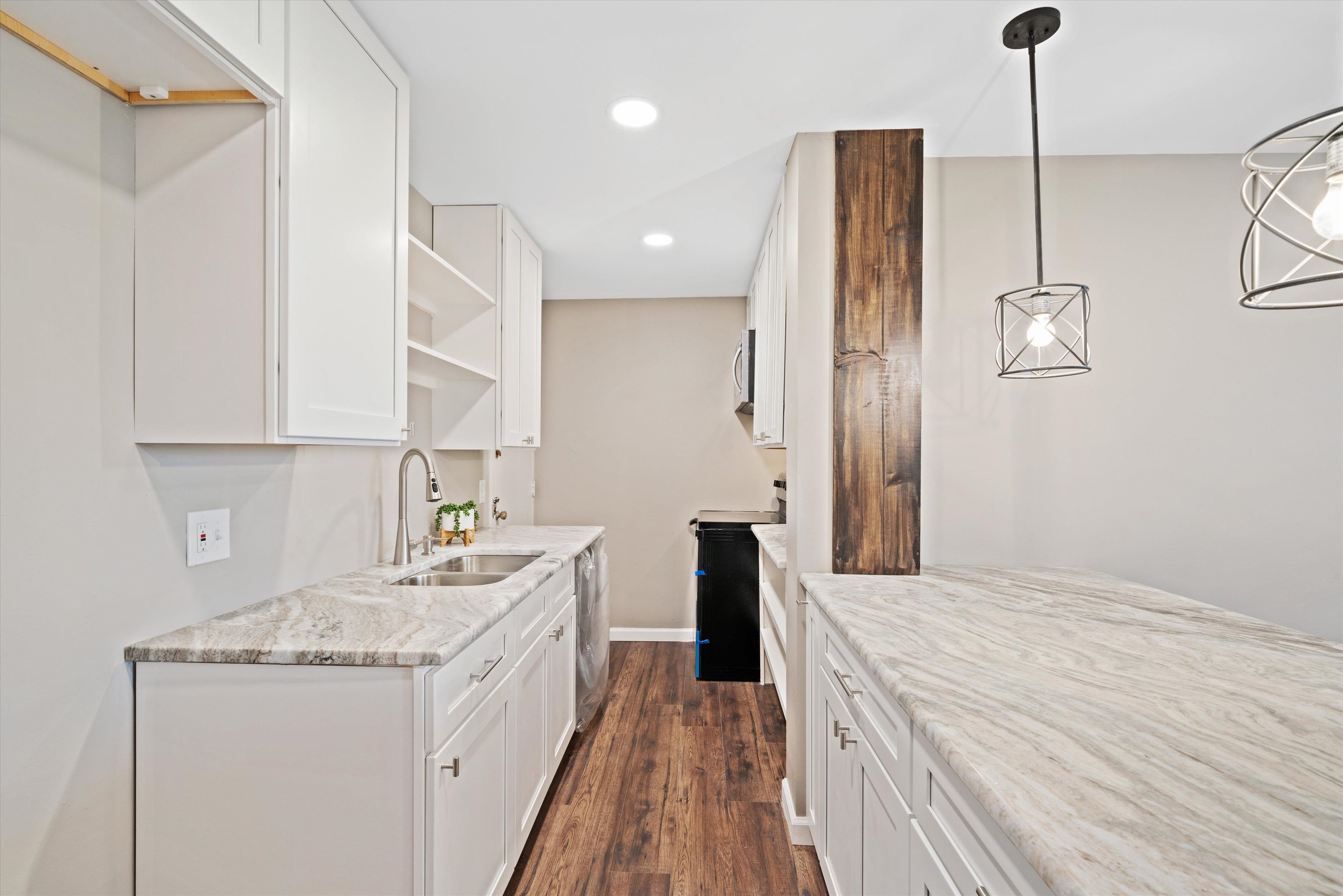 2277 UNION AVE Unit: 606