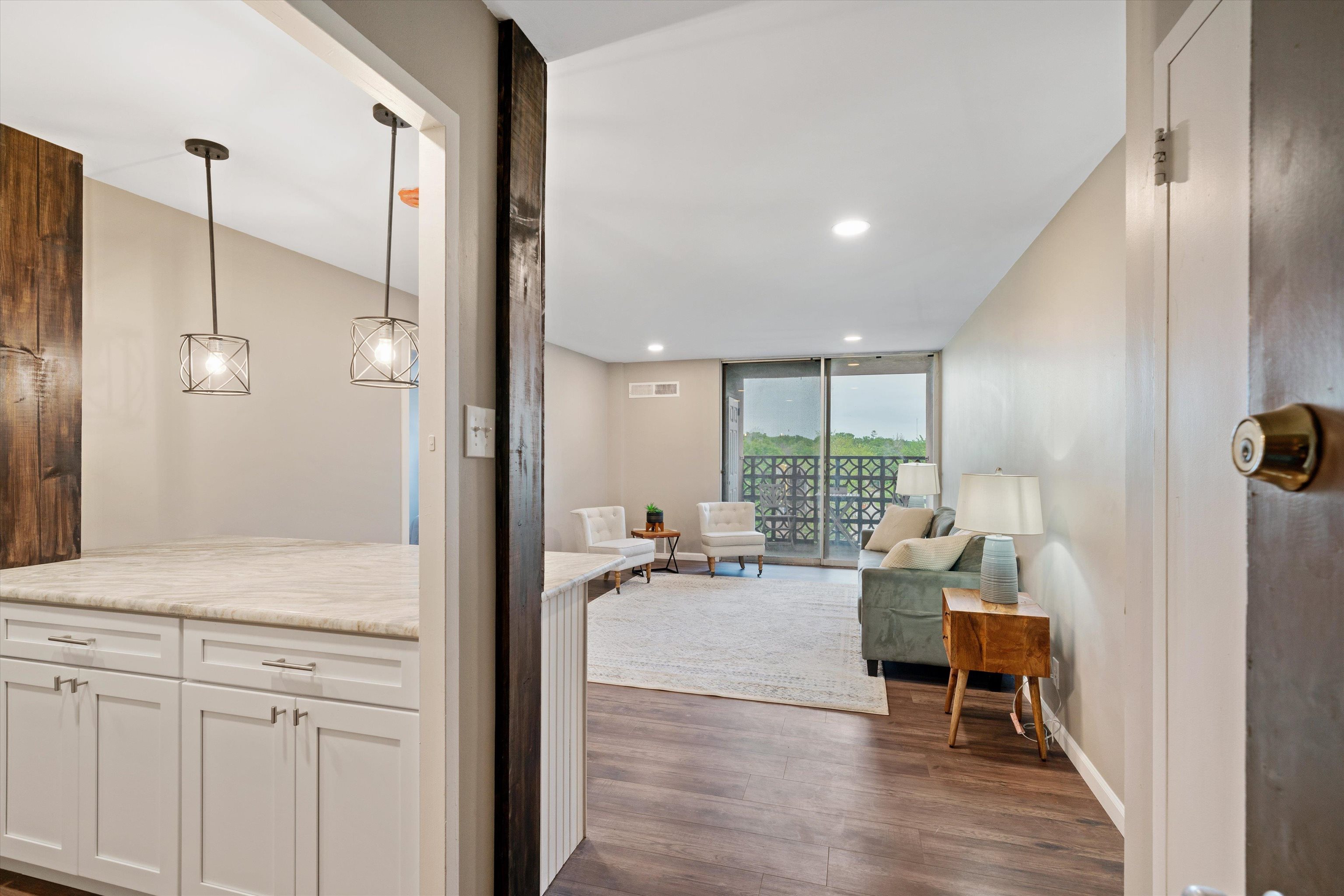 2277 UNION AVE Unit: 606