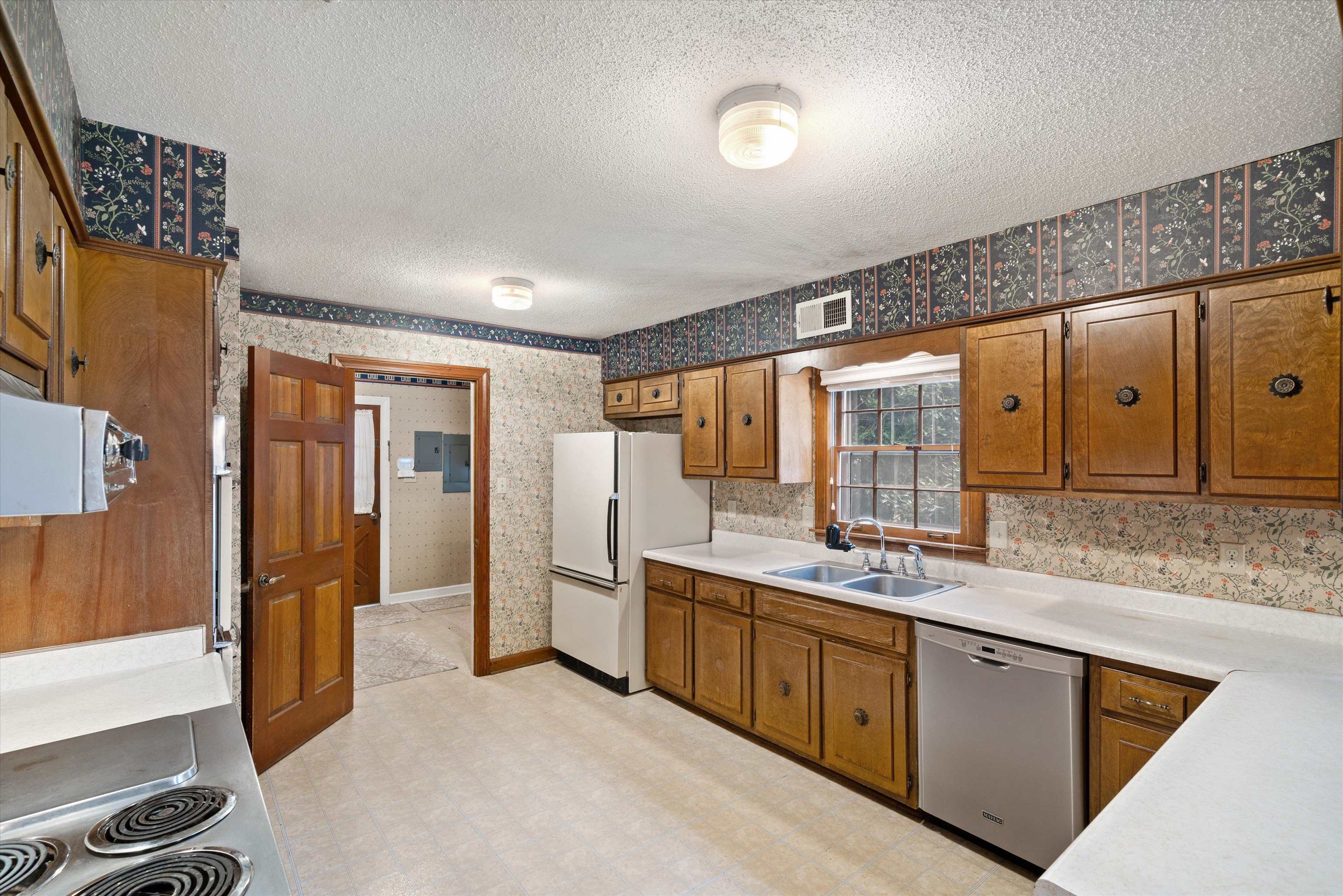 6643 POPLAR PIKE