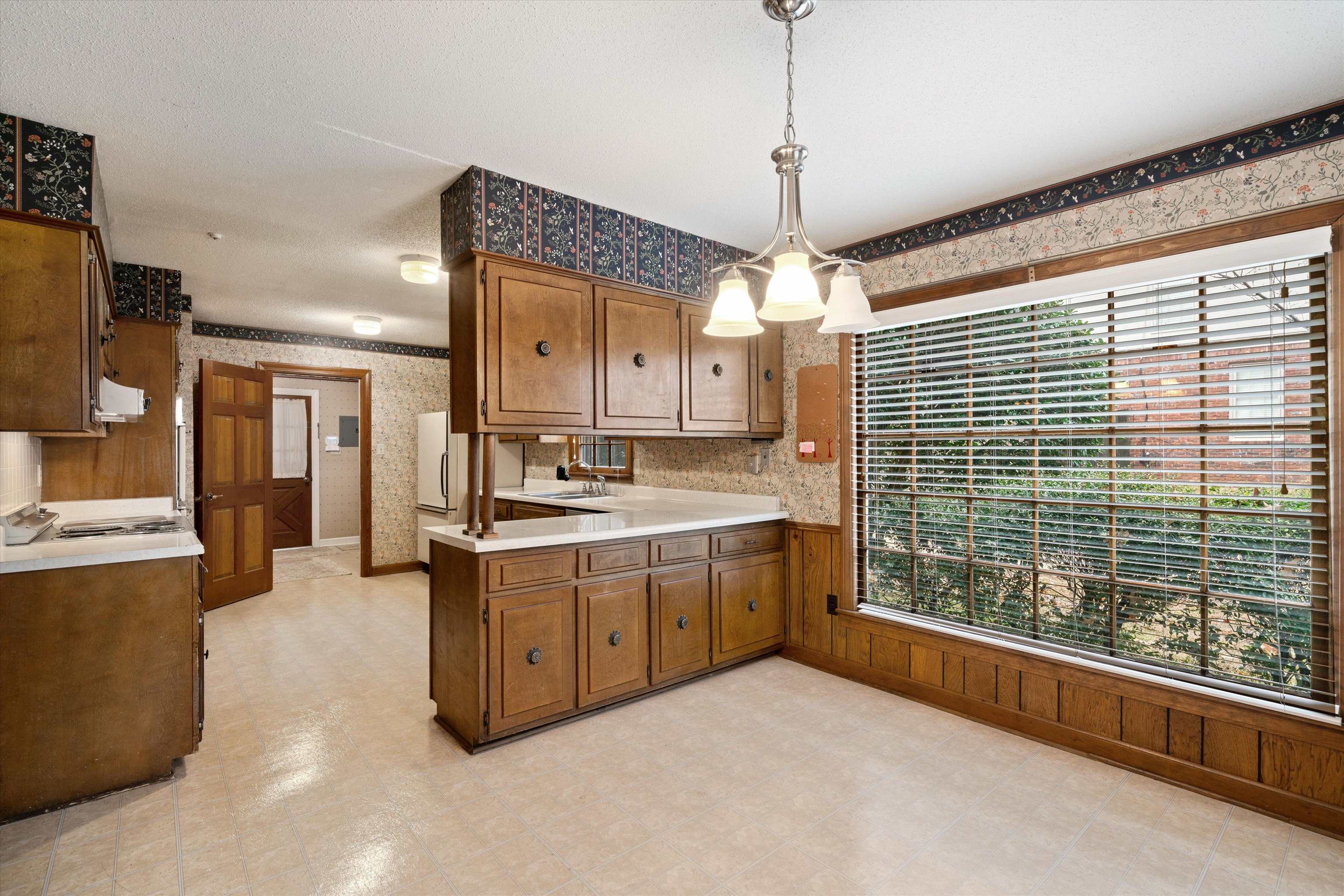 6643 POPLAR PIKE