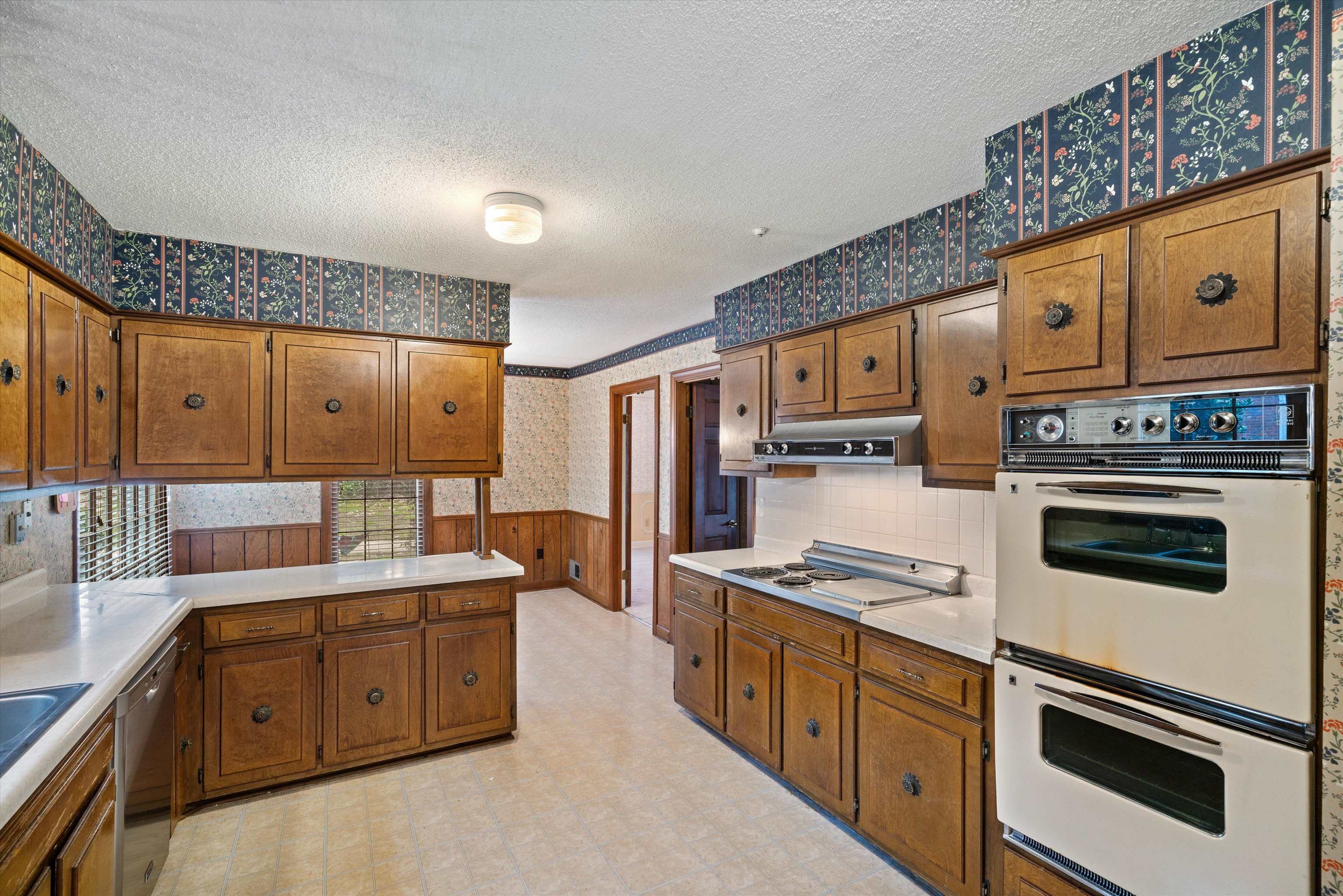 6643 POPLAR PIKE