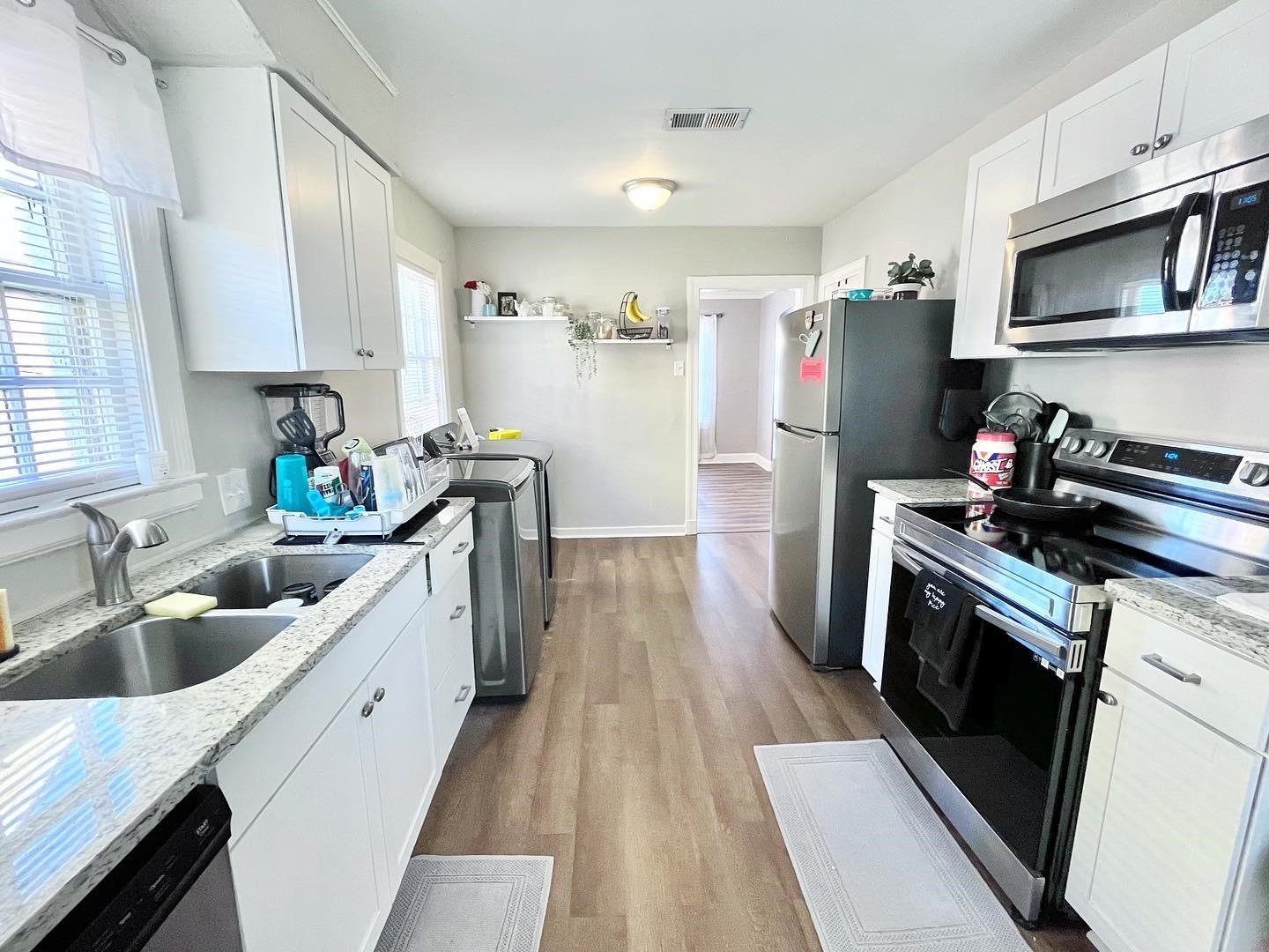 1611 N MICHELLE CIR