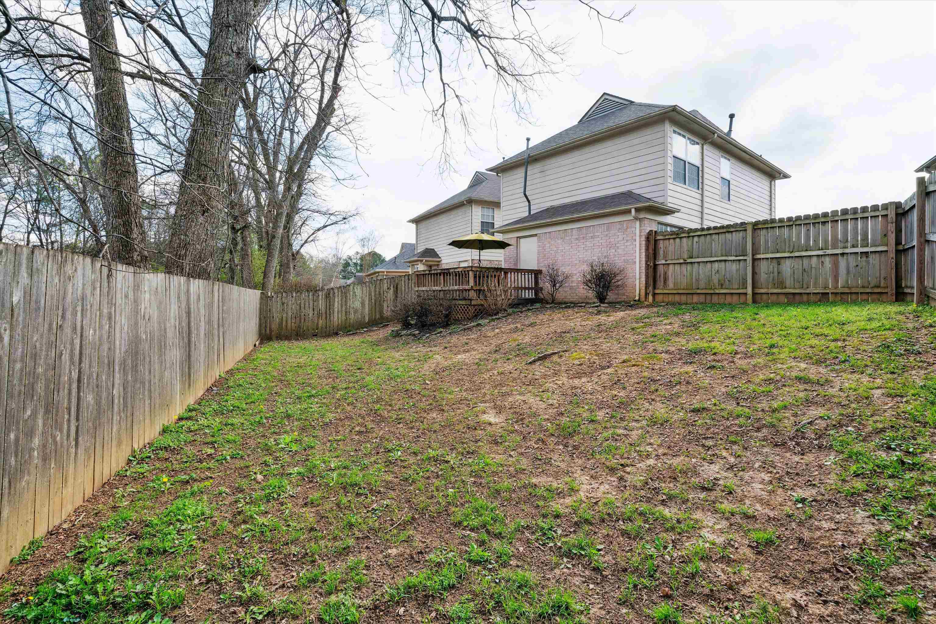 1084 E MONTEBELLO CIR