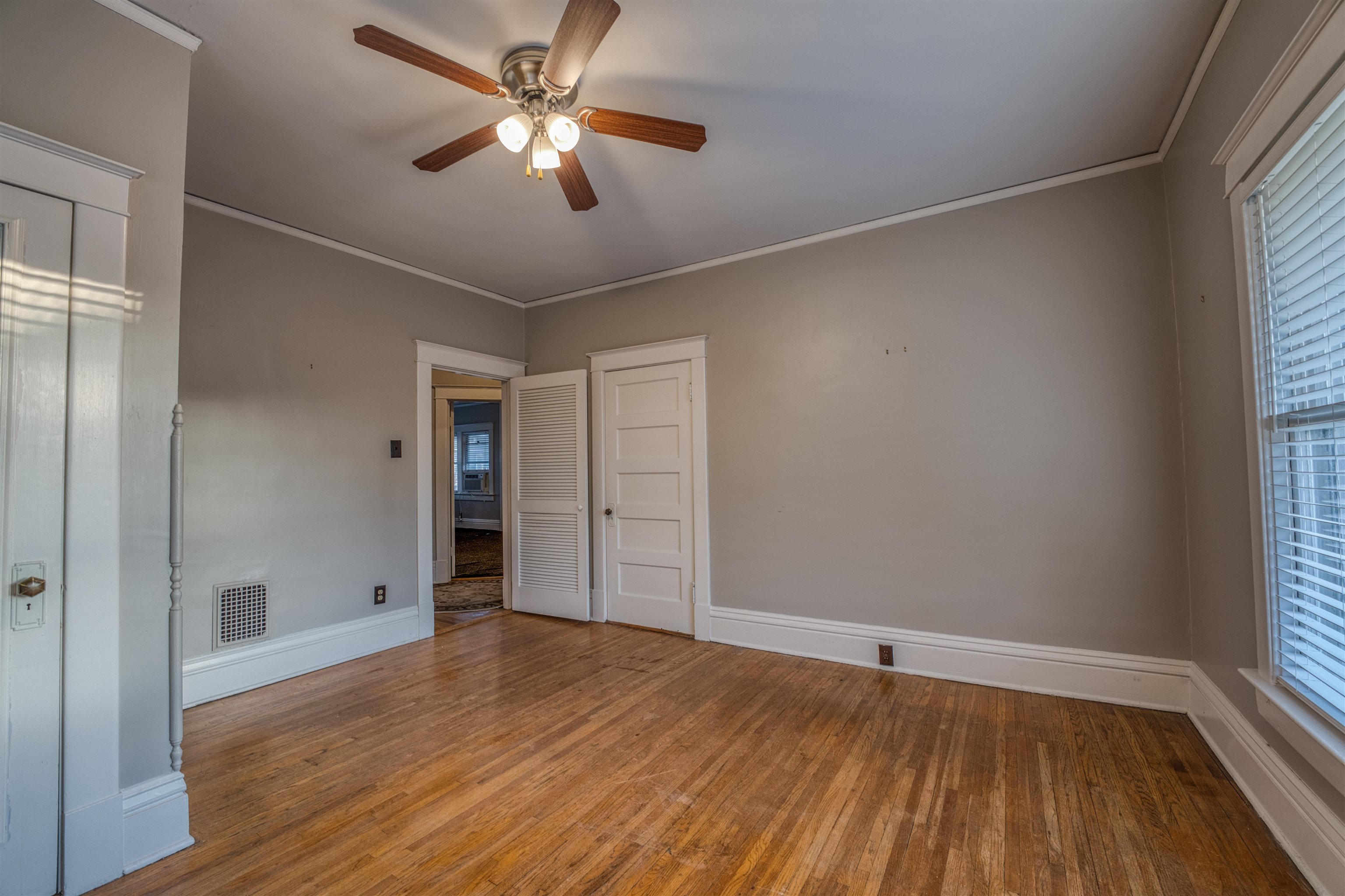 24 S EVERGREEN ST
