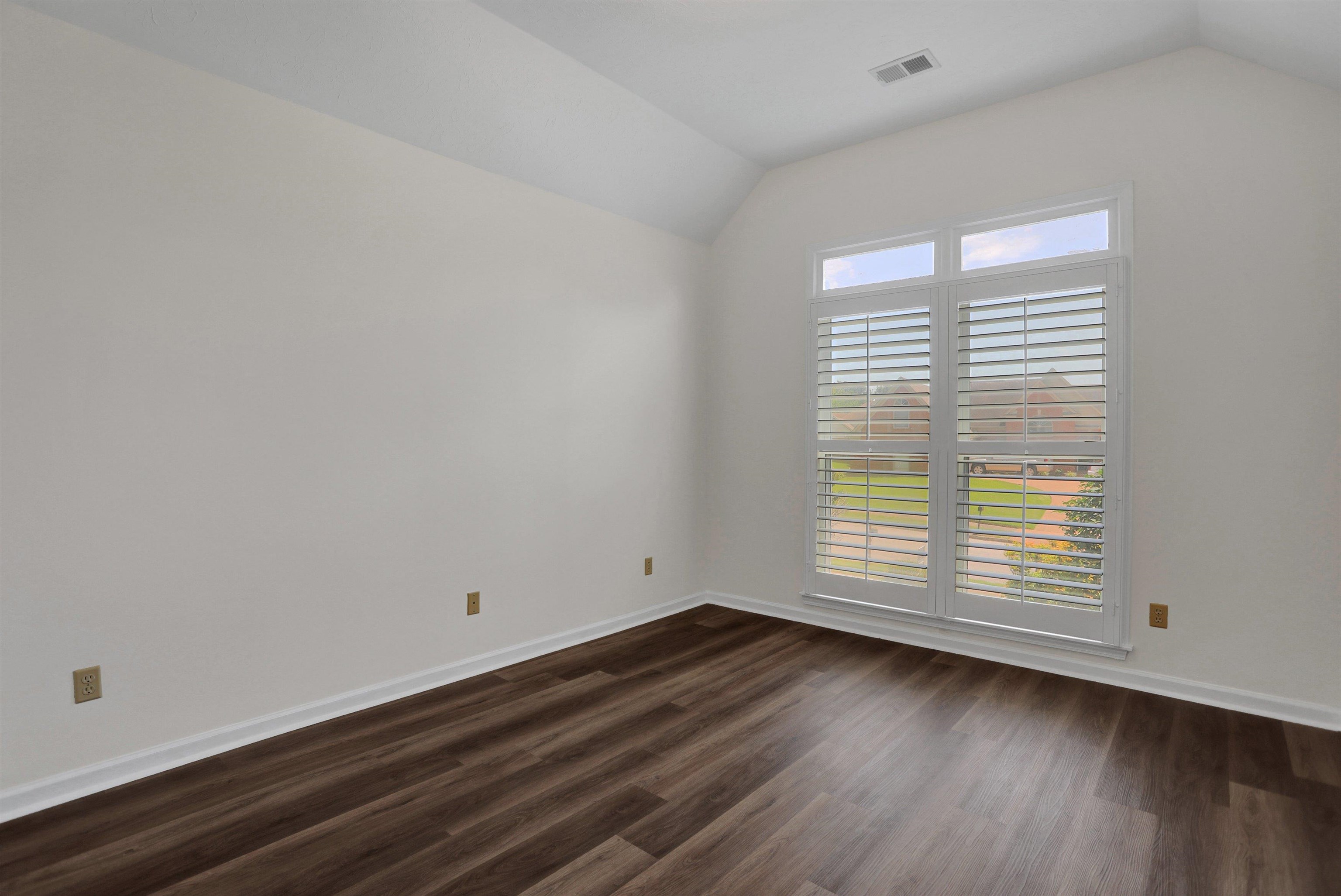 8924 E CARROLLWOOD LN