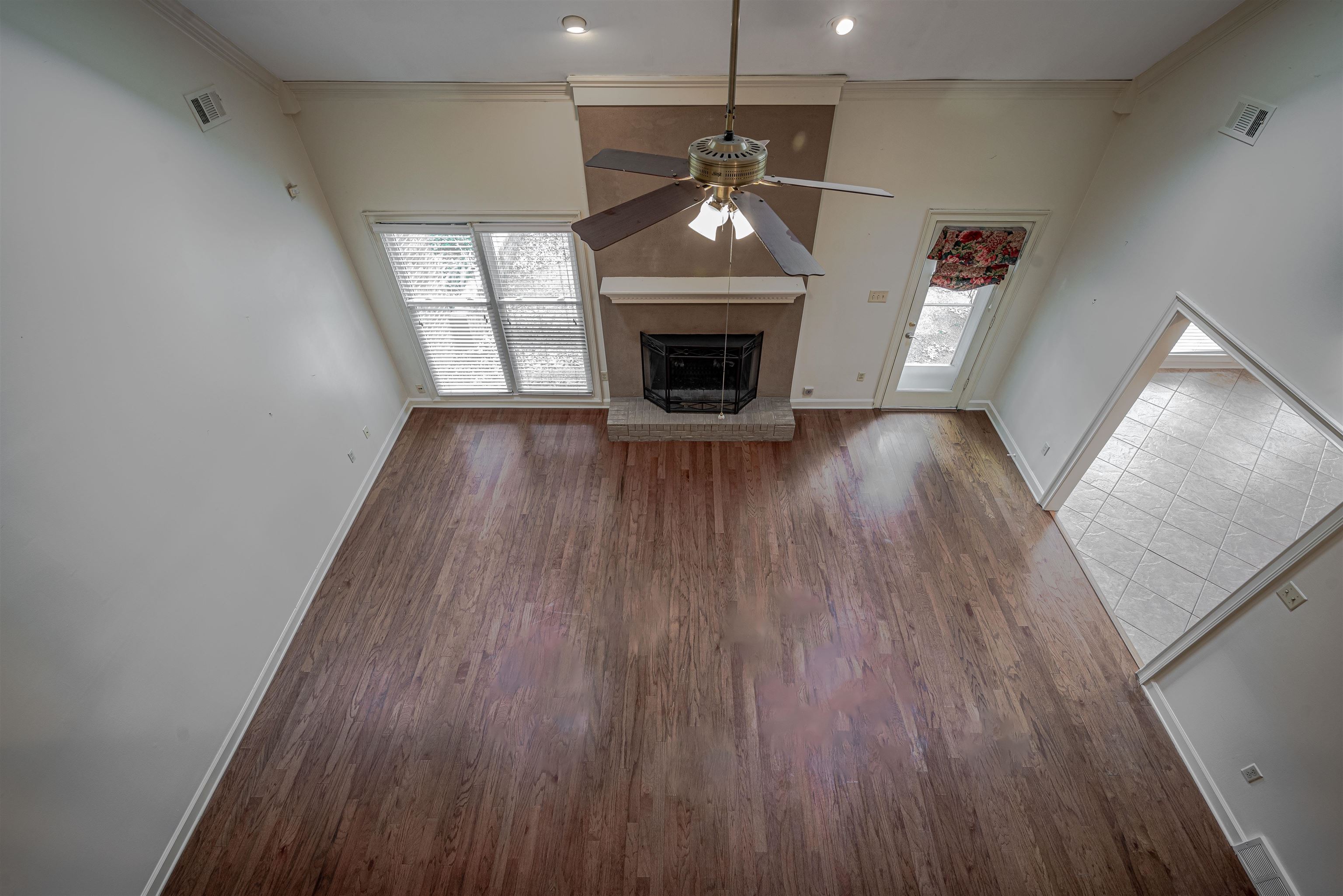 8106 MEADOW GLEN DR