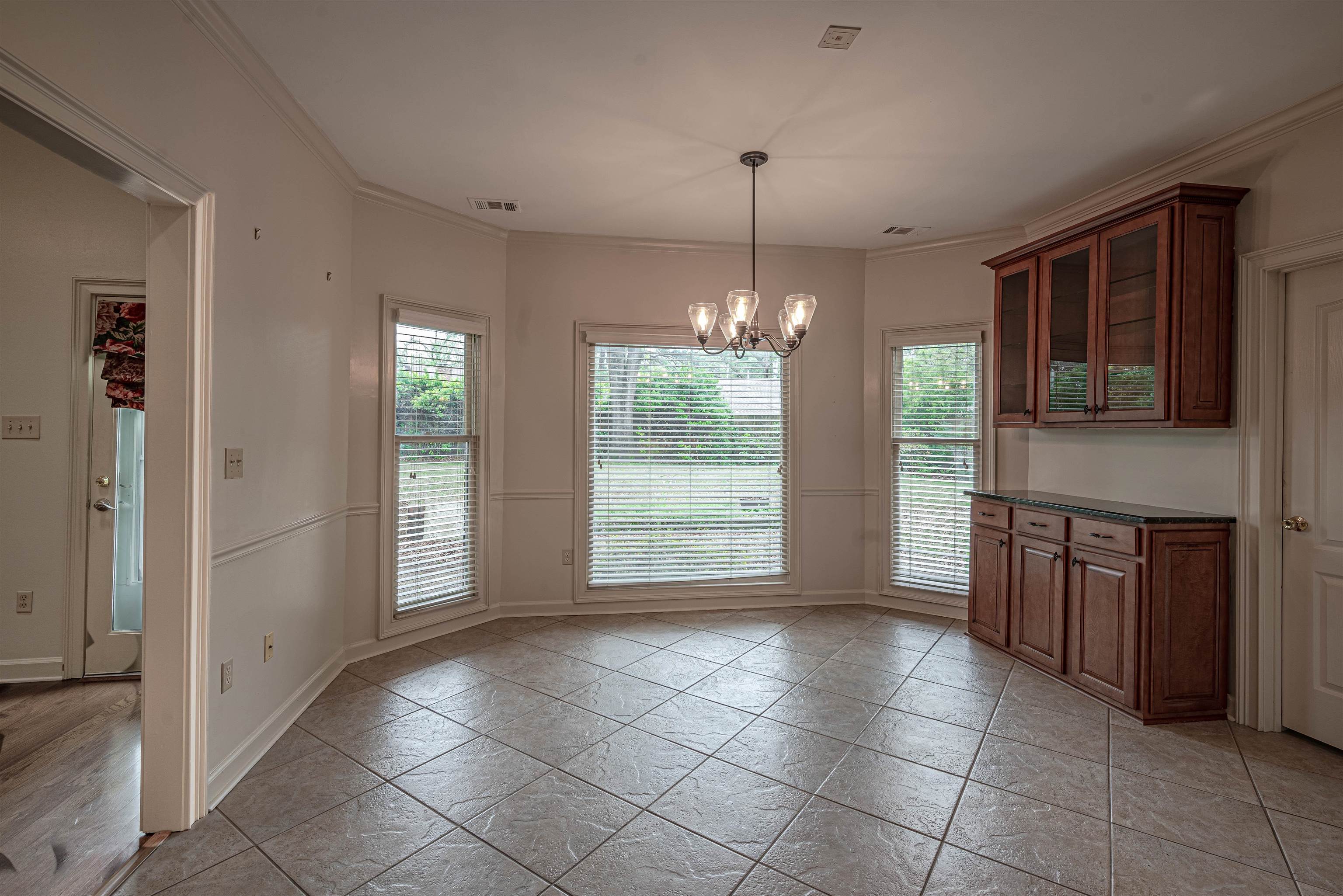 8106 MEADOW GLEN DR