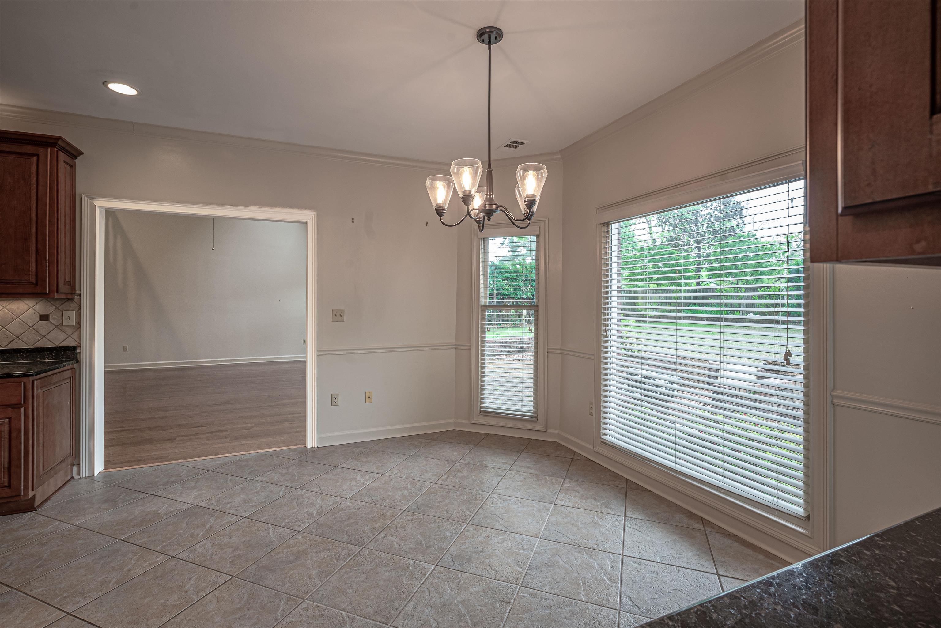 8106 MEADOW GLEN DR