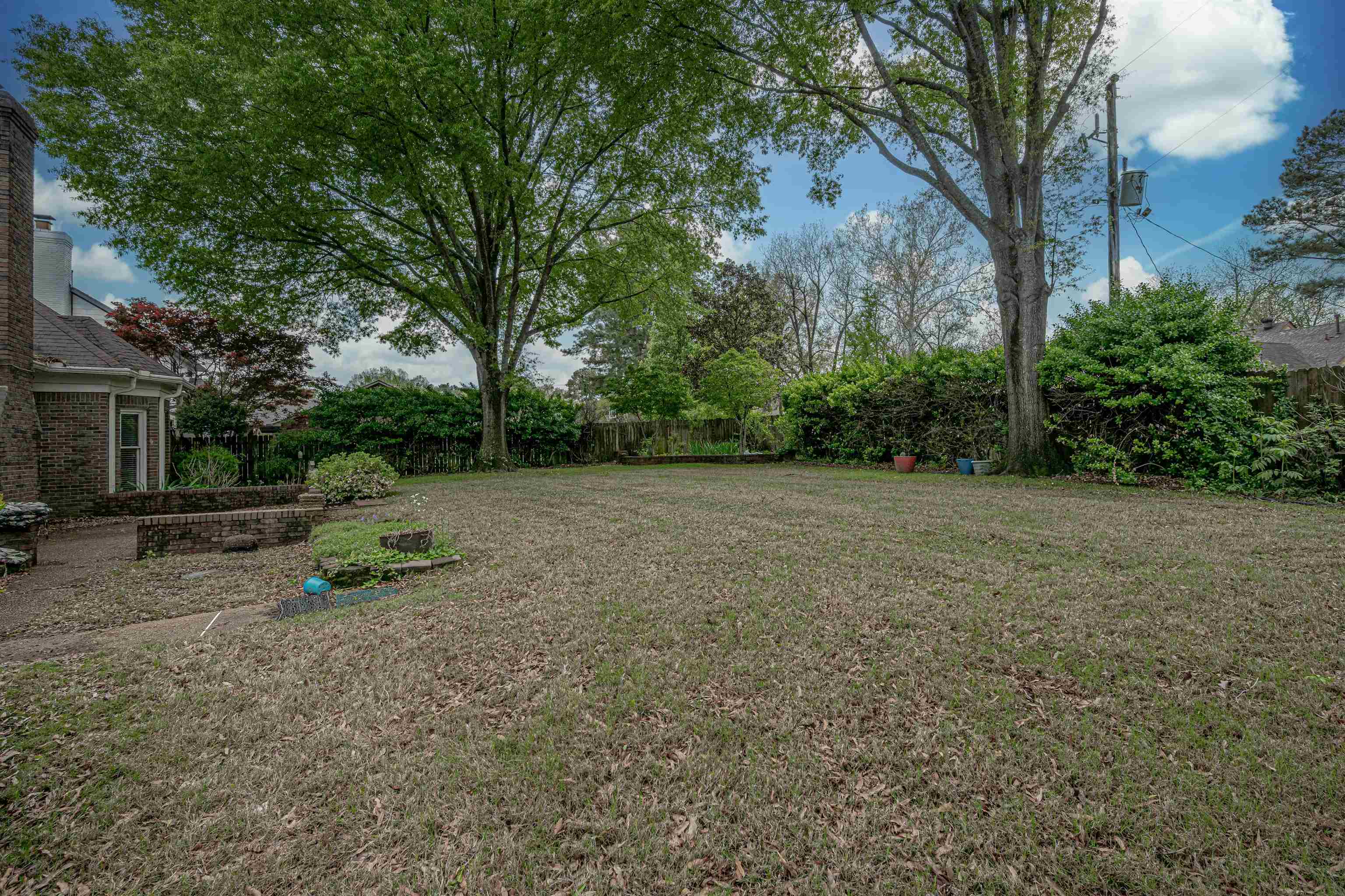 8106 MEADOW GLEN DR