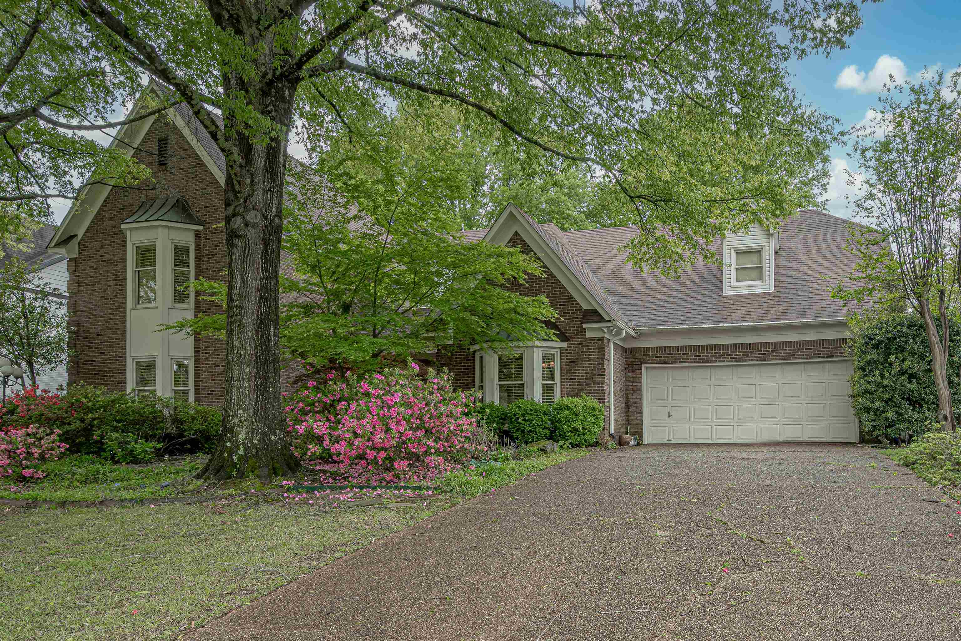 8106 MEADOW GLEN DR