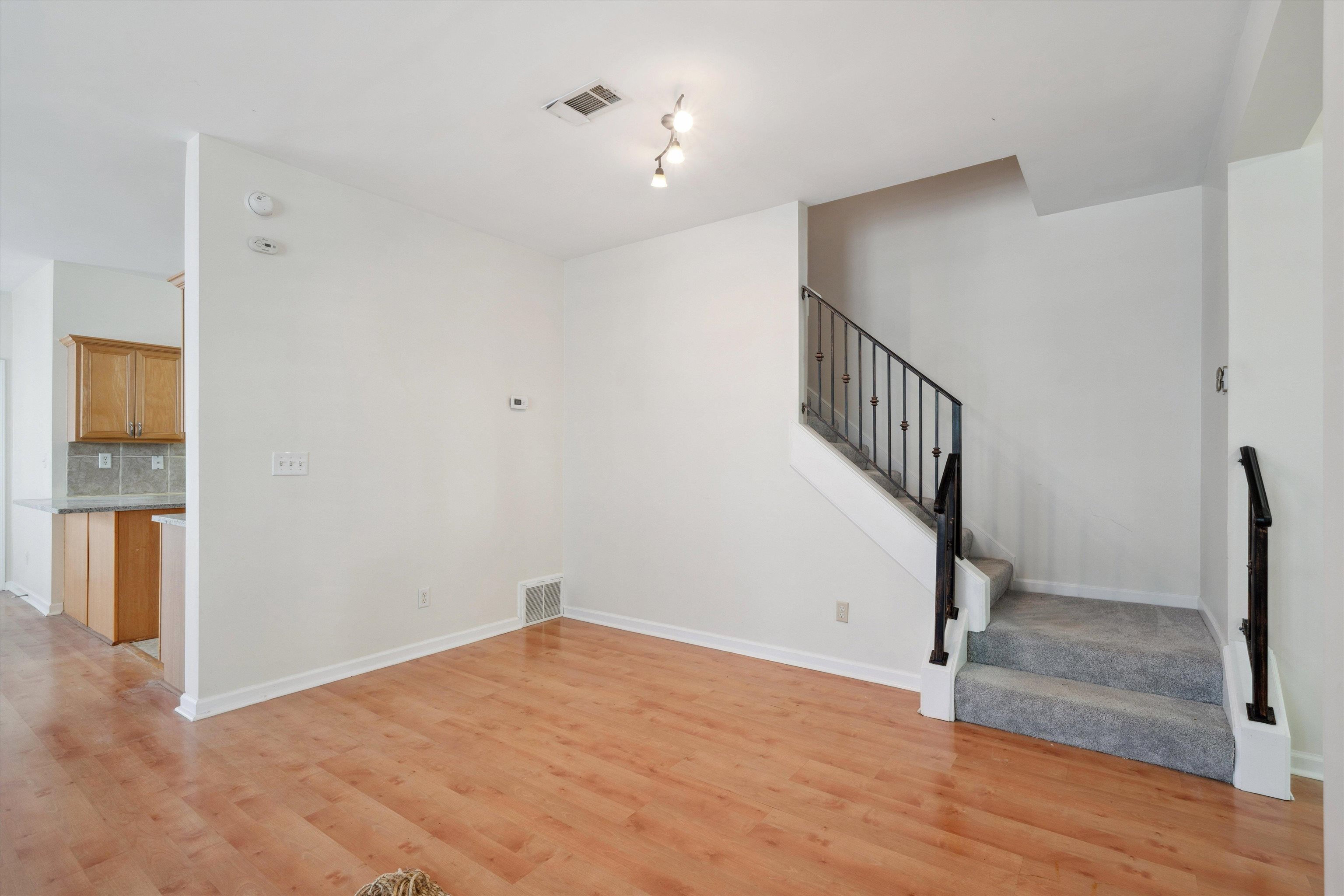 1133 E ISLAND PL
