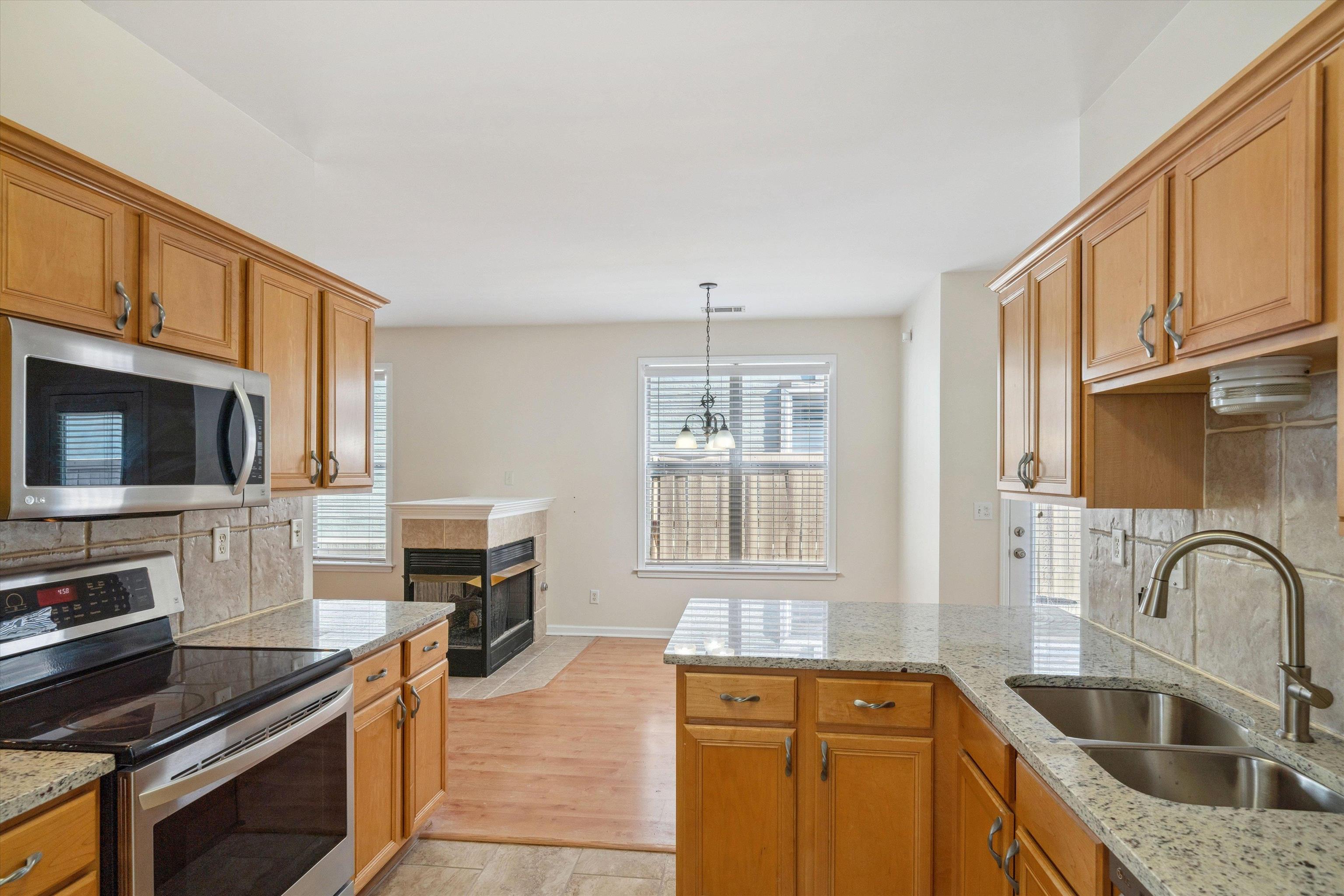 1133 E ISLAND PL