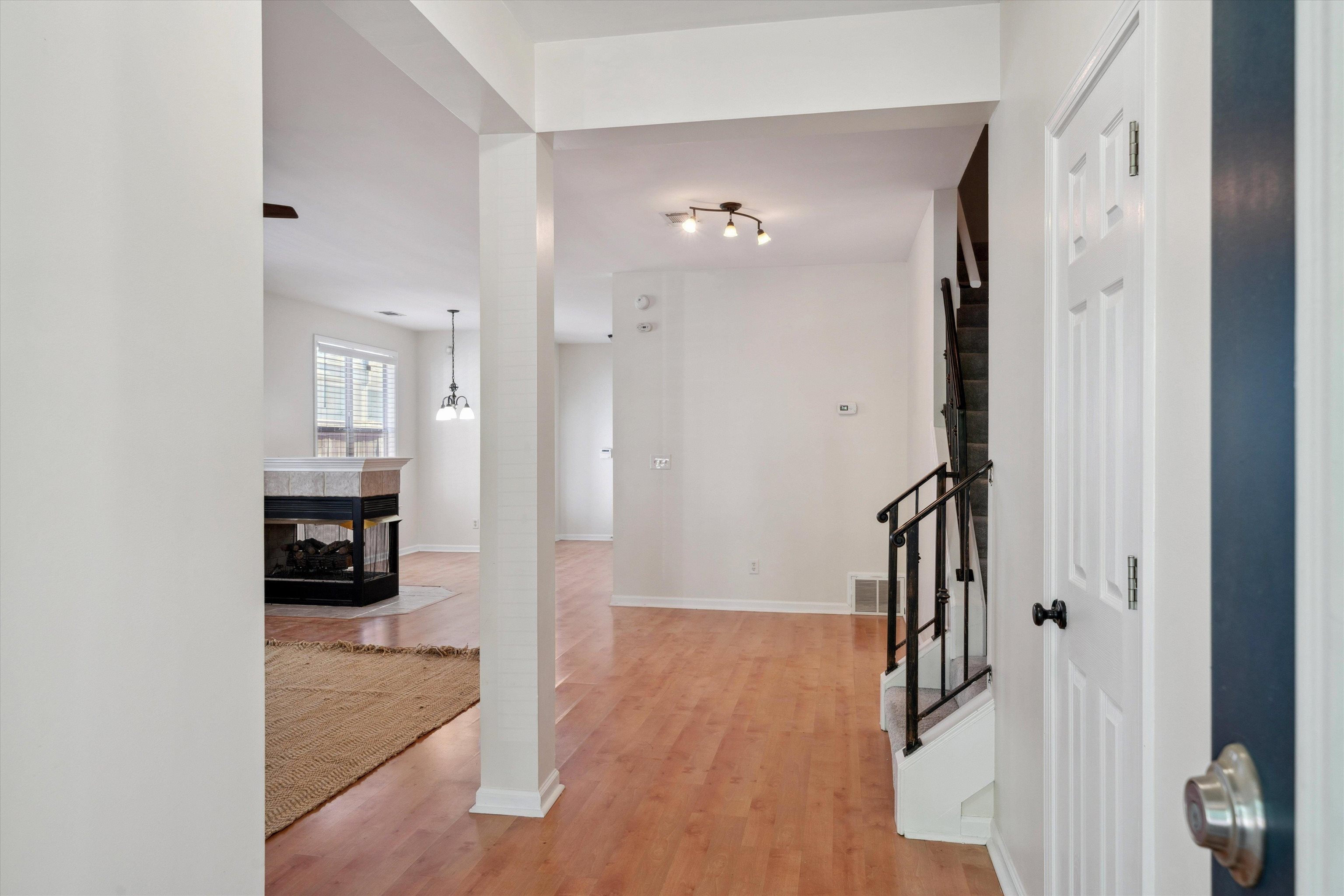 1133 E ISLAND PL