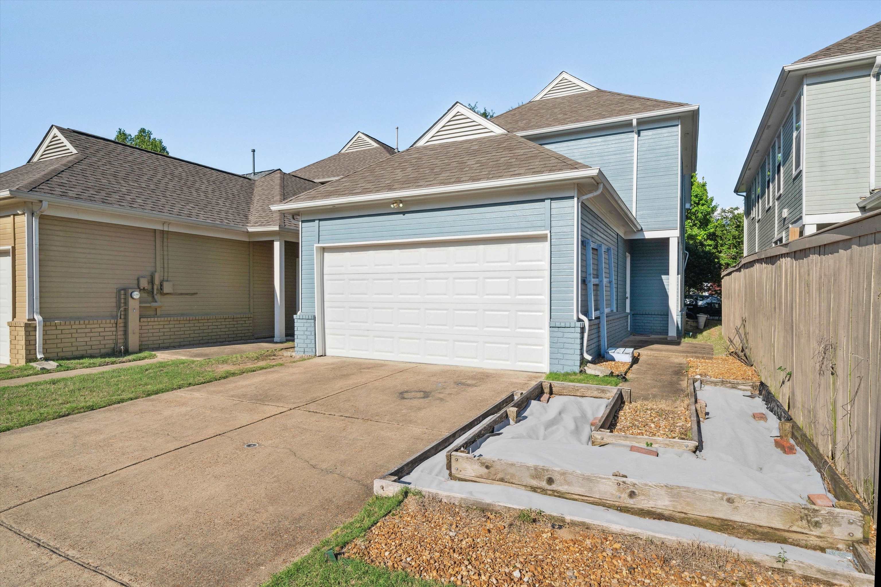 1133 E ISLAND PL