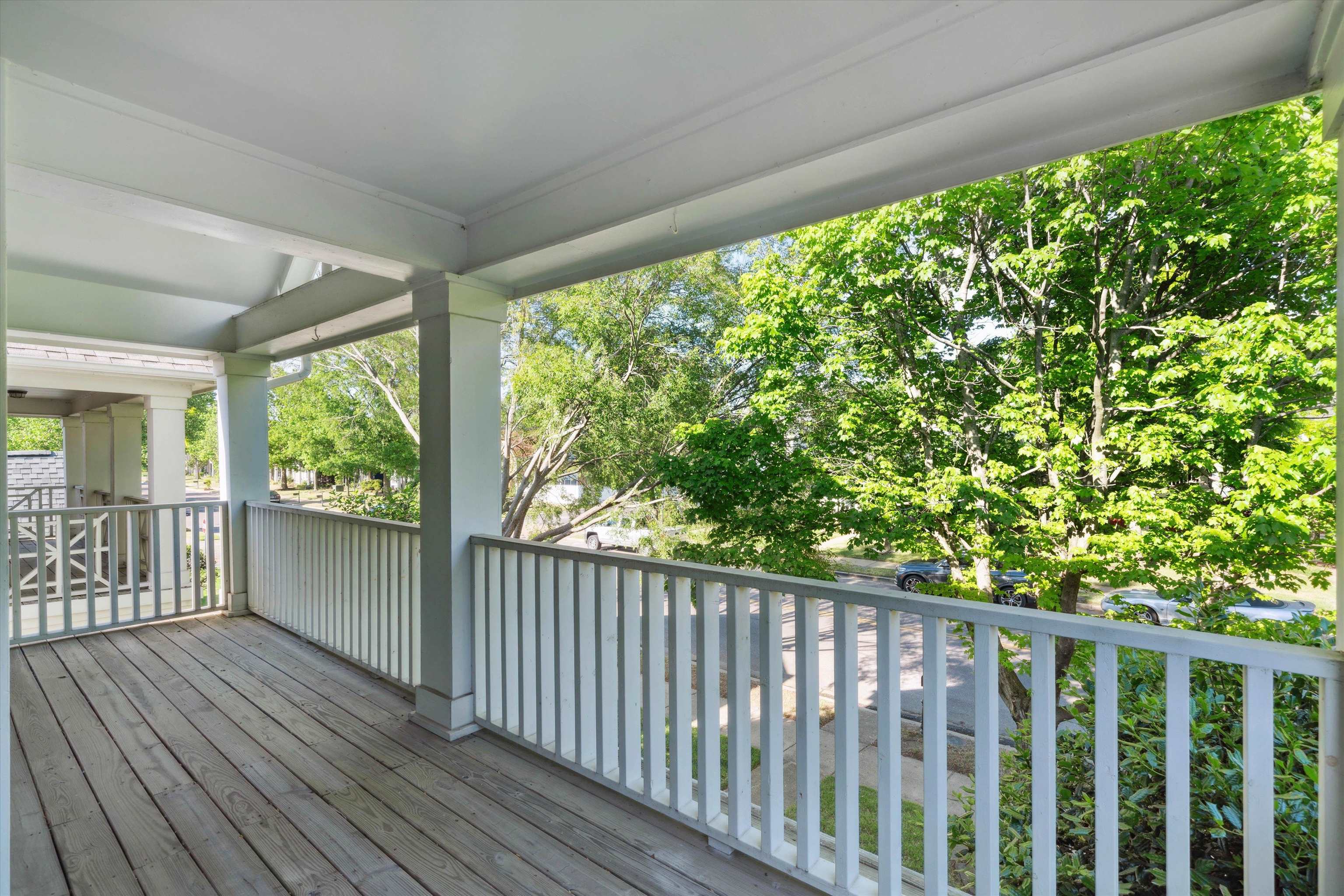 1133 E ISLAND PL
