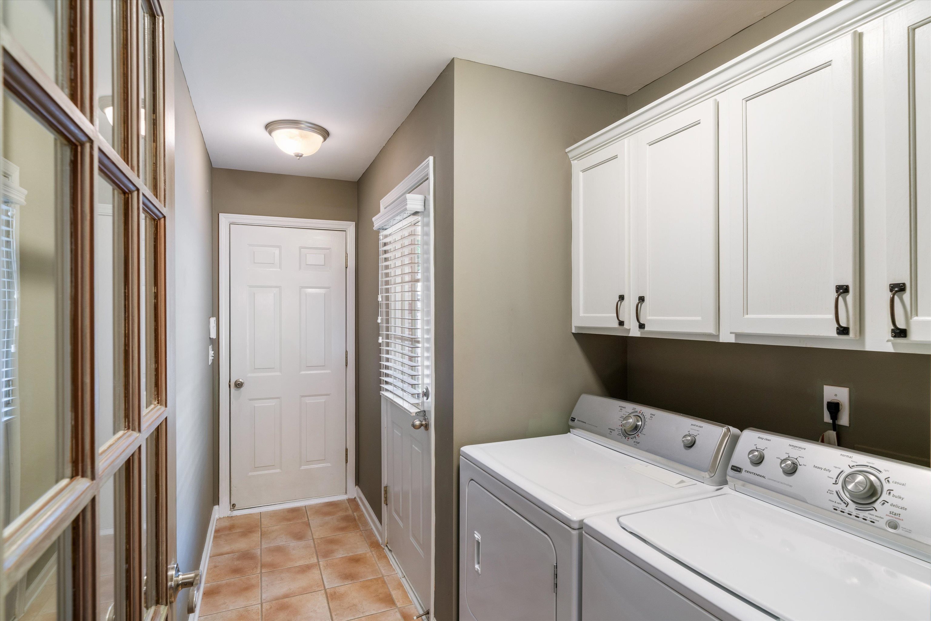 1058 W MONTEBELLO CIR