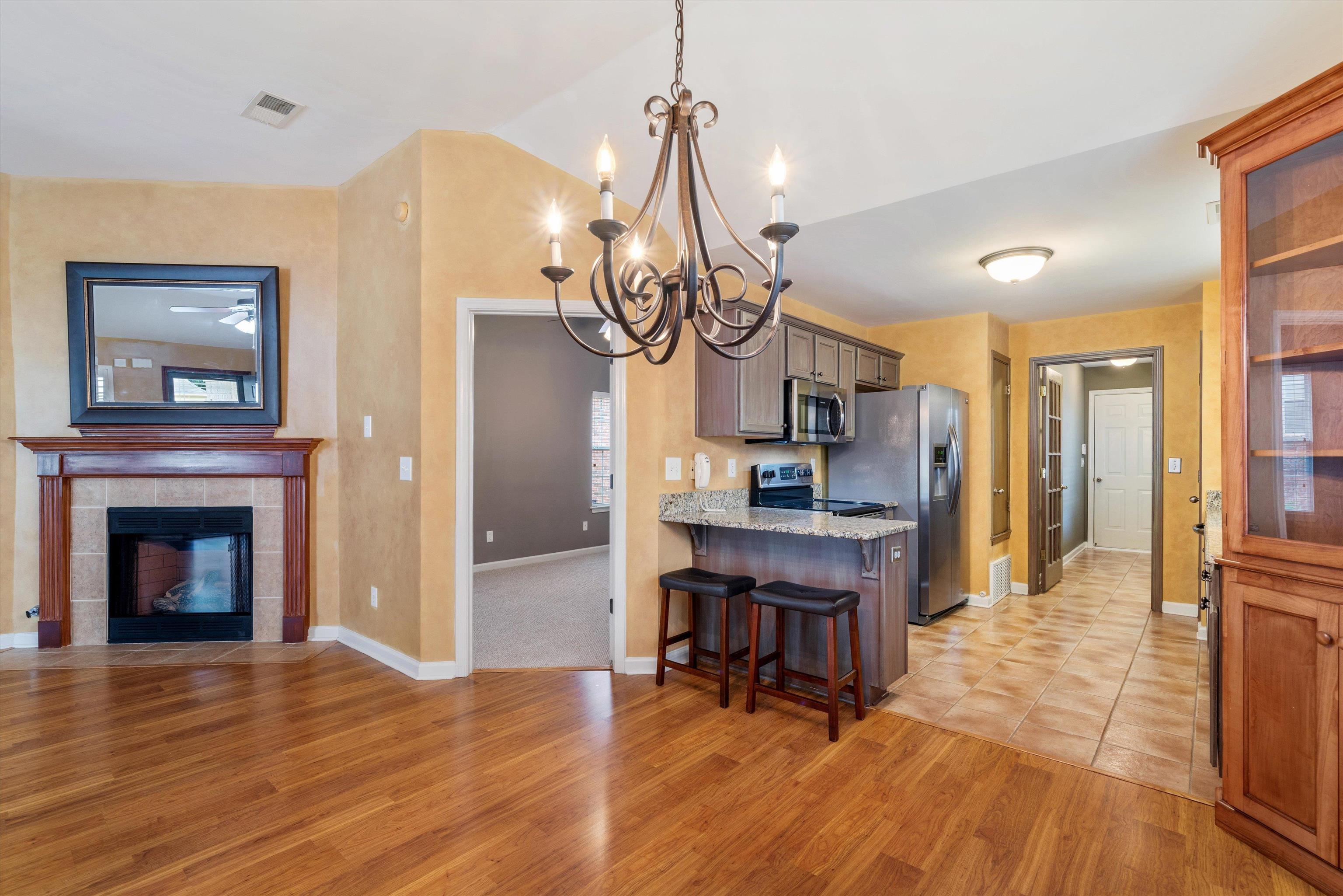 1058 W MONTEBELLO CIR