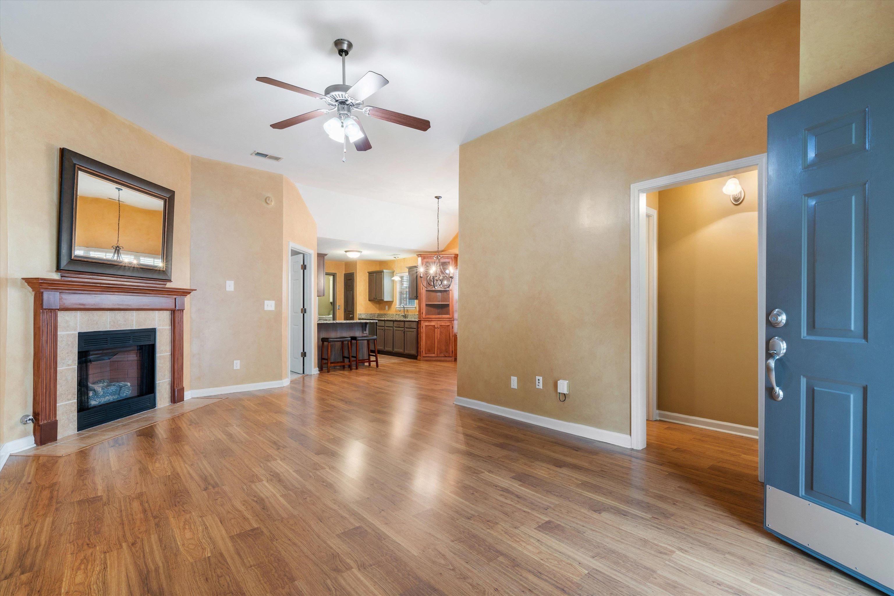 1058 W MONTEBELLO CIR