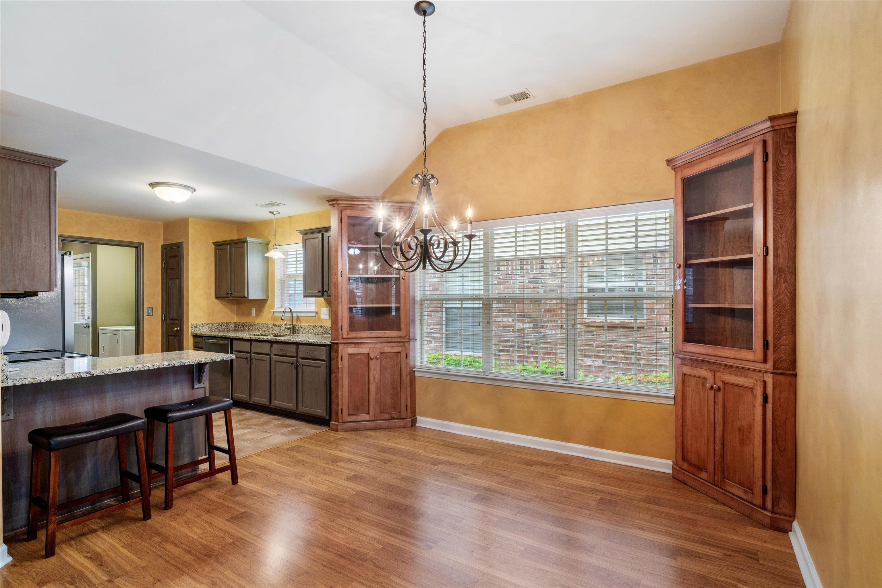 1058 W MONTEBELLO CIR