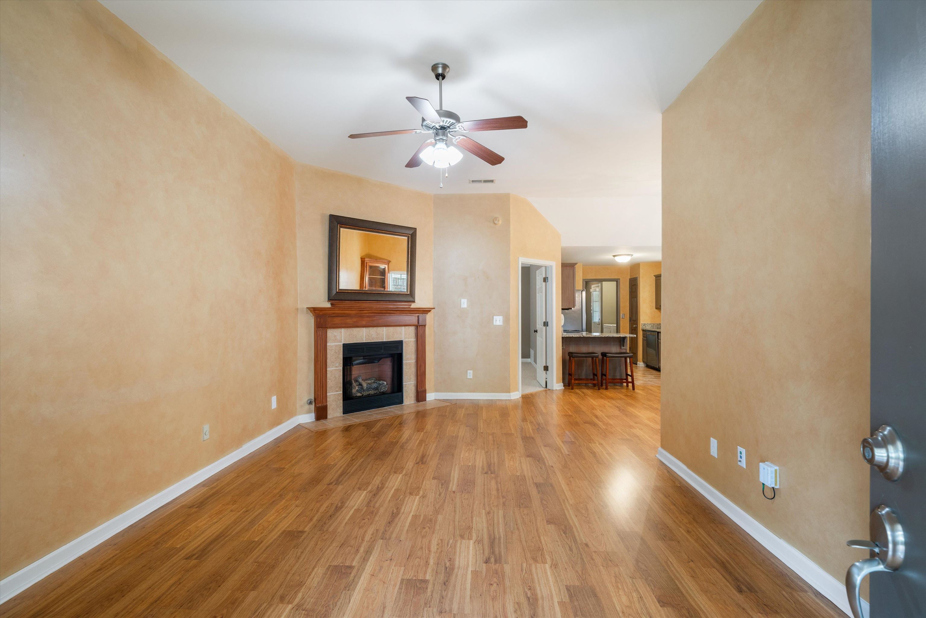 1058 W MONTEBELLO CIR