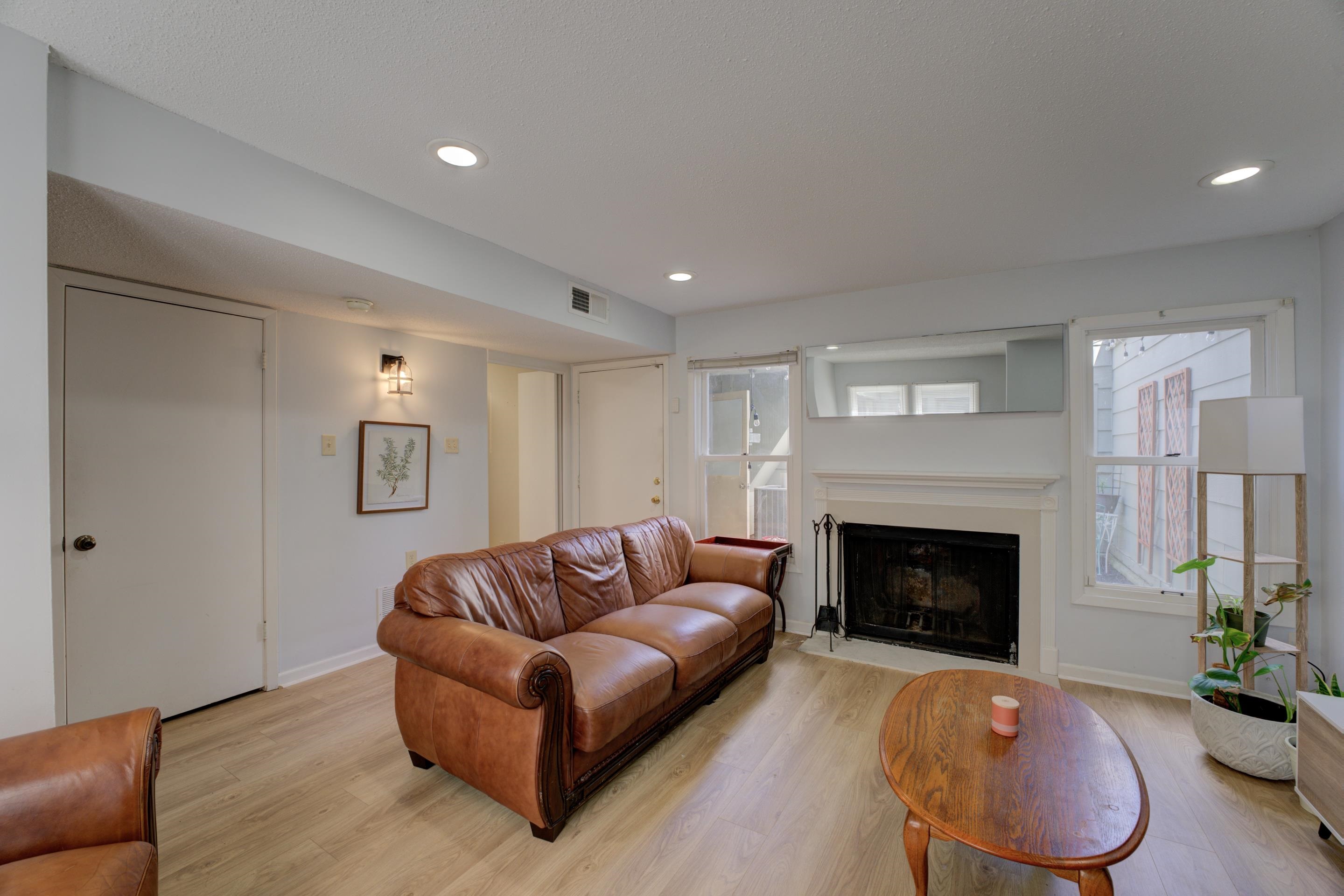 1934 ALLENBY RD Unit: 7